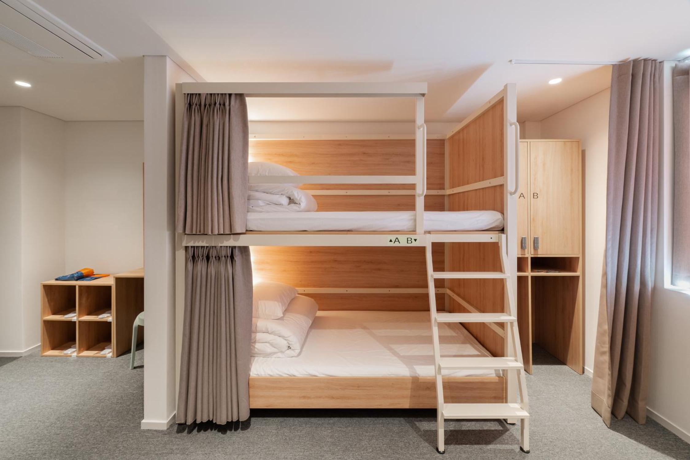 Bed In 4-Bed Male Dormitory Room photo 2