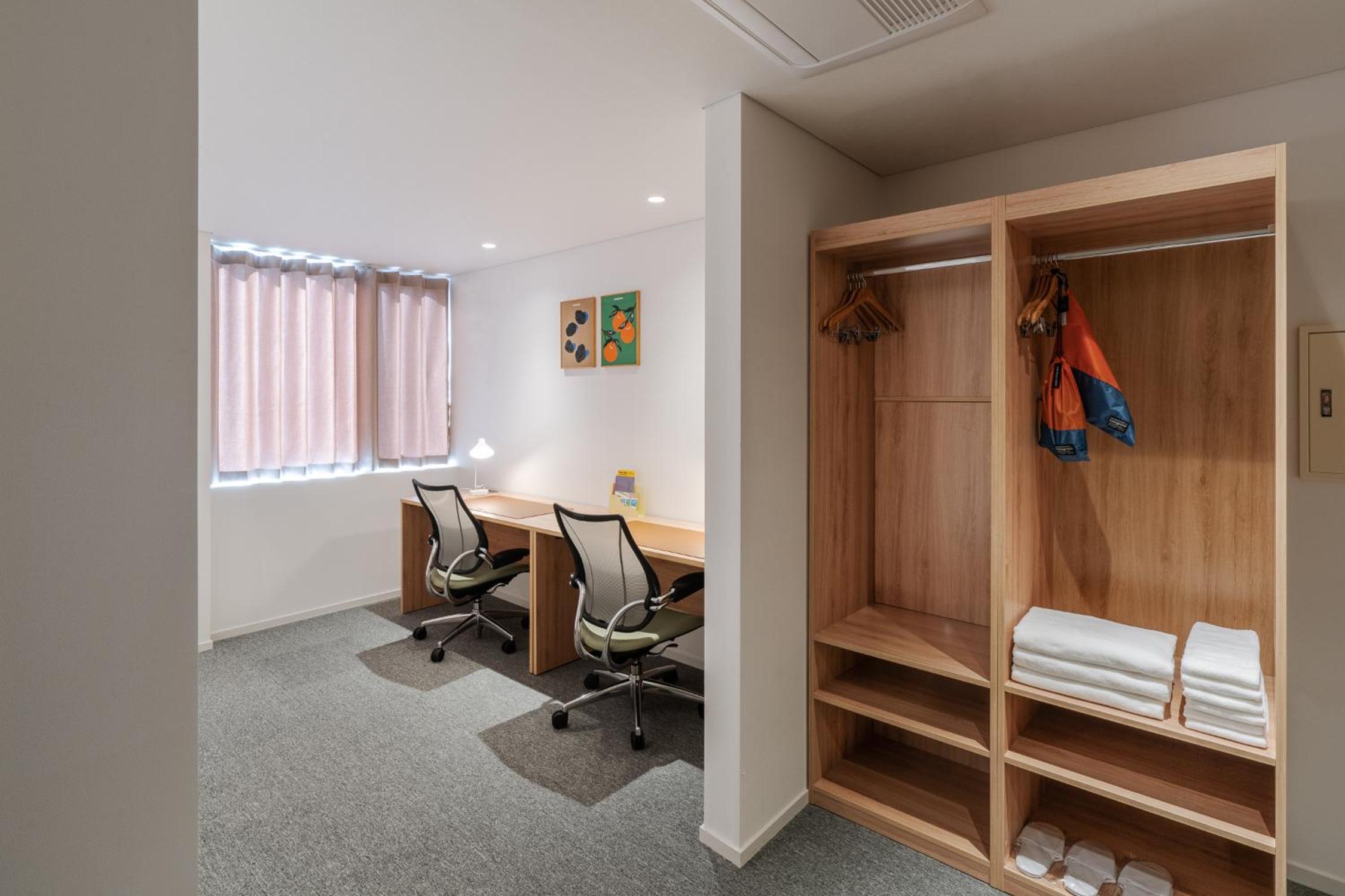Deluxe Twin Room - Photo 2