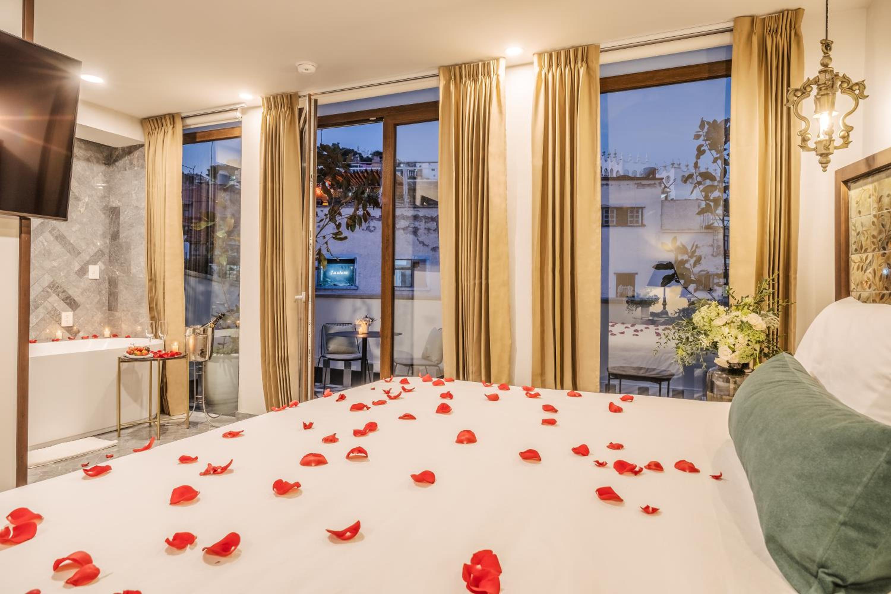 Suite with Terrace photo 3