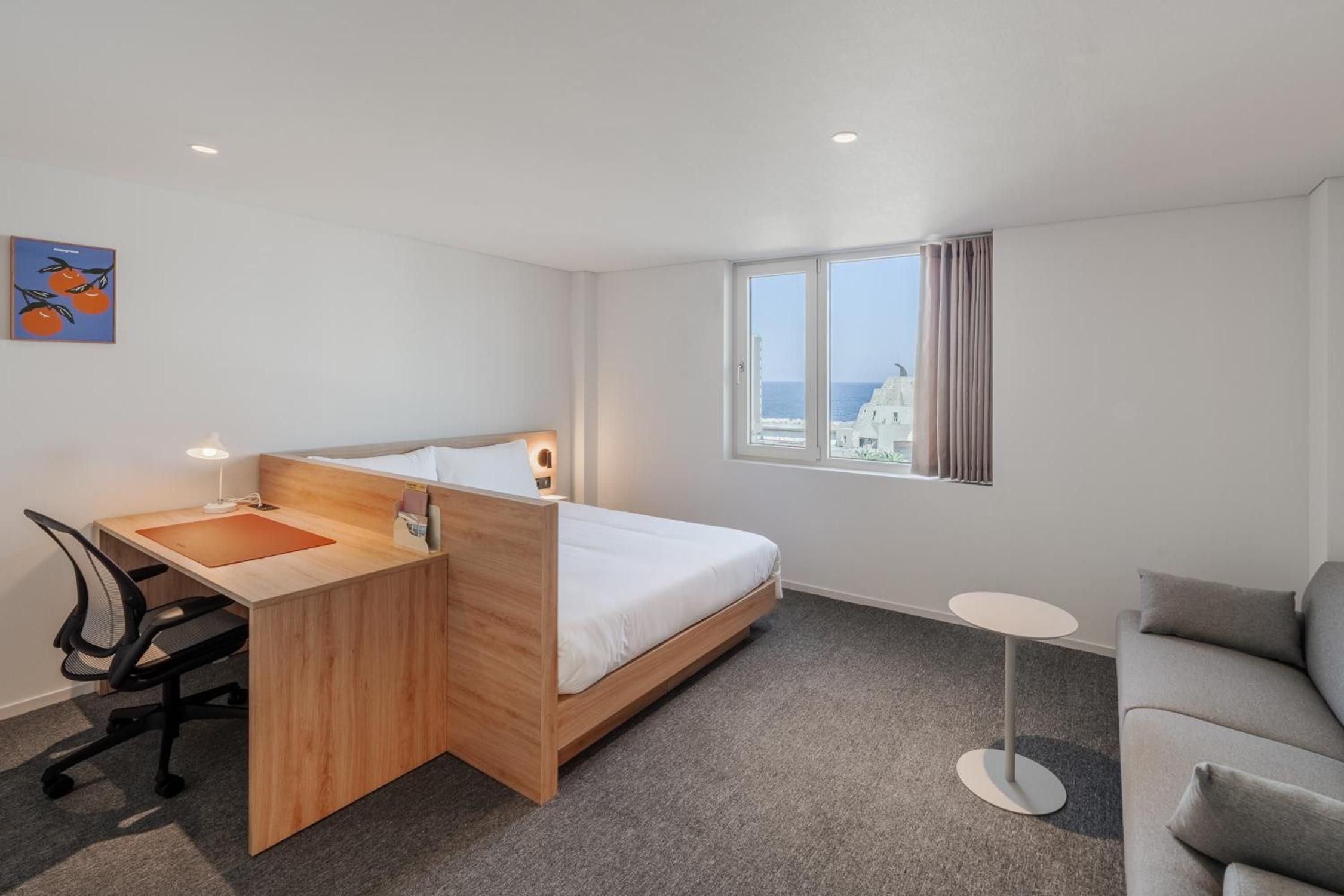 Double Room with Sea View - Photo 4