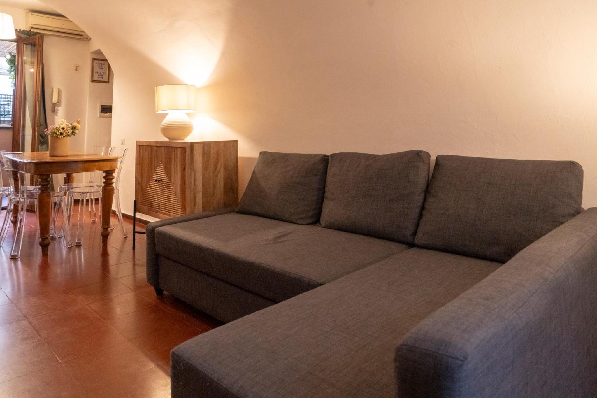 One-Bedroom Apartment photo 2