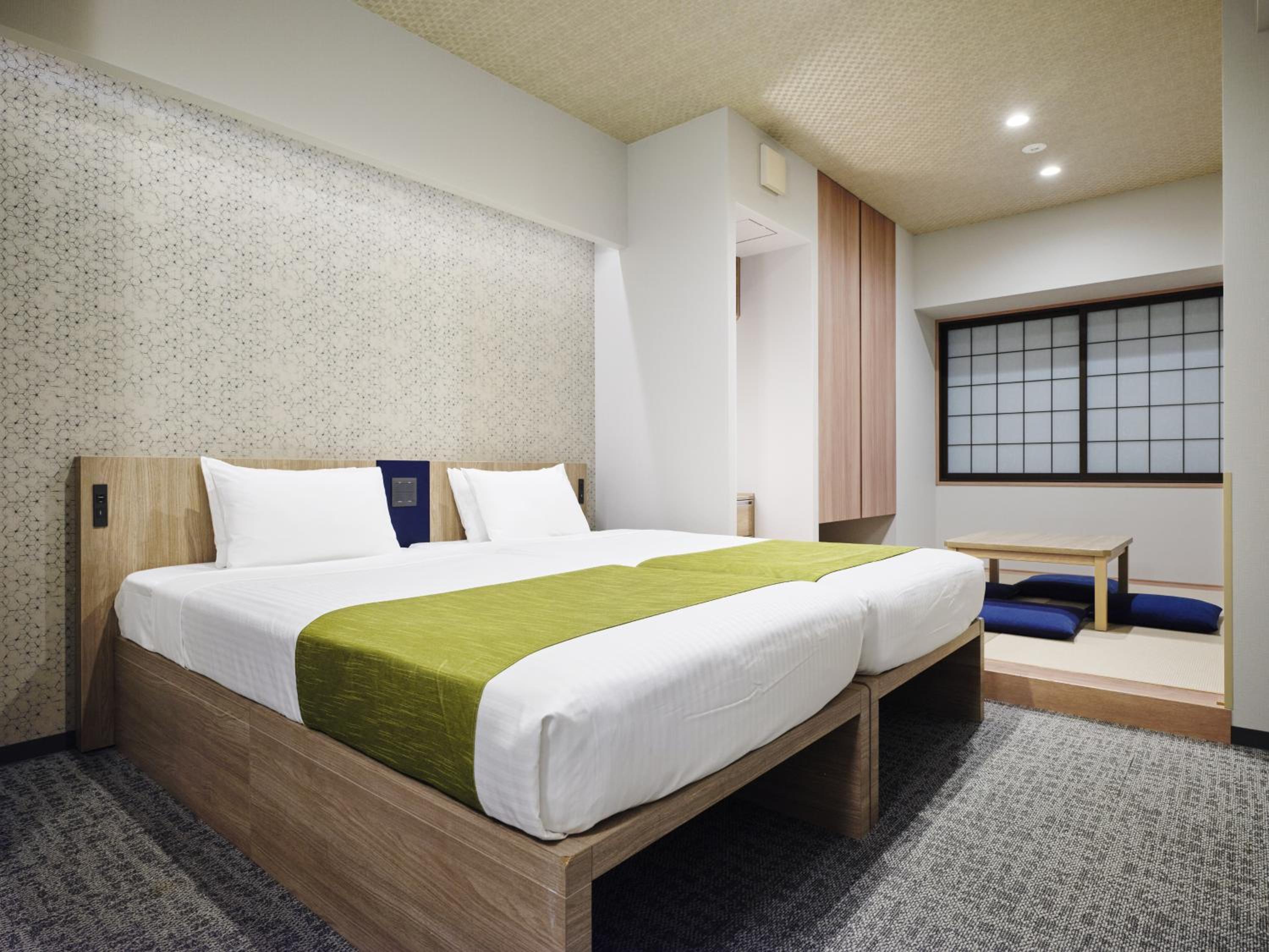 Deluxe Japanese Room with Washing Machine photo 2
