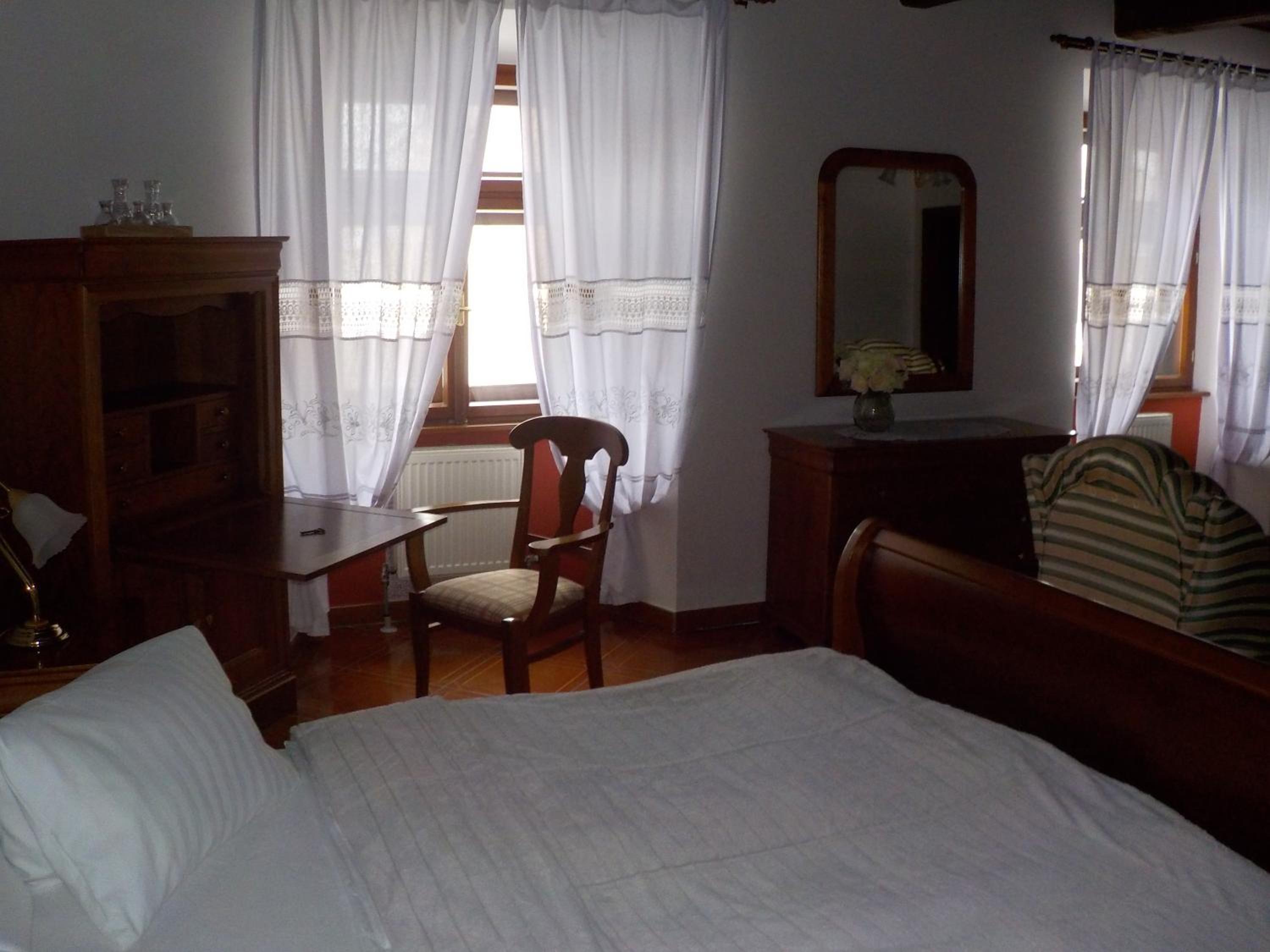 Honeymoon Suite