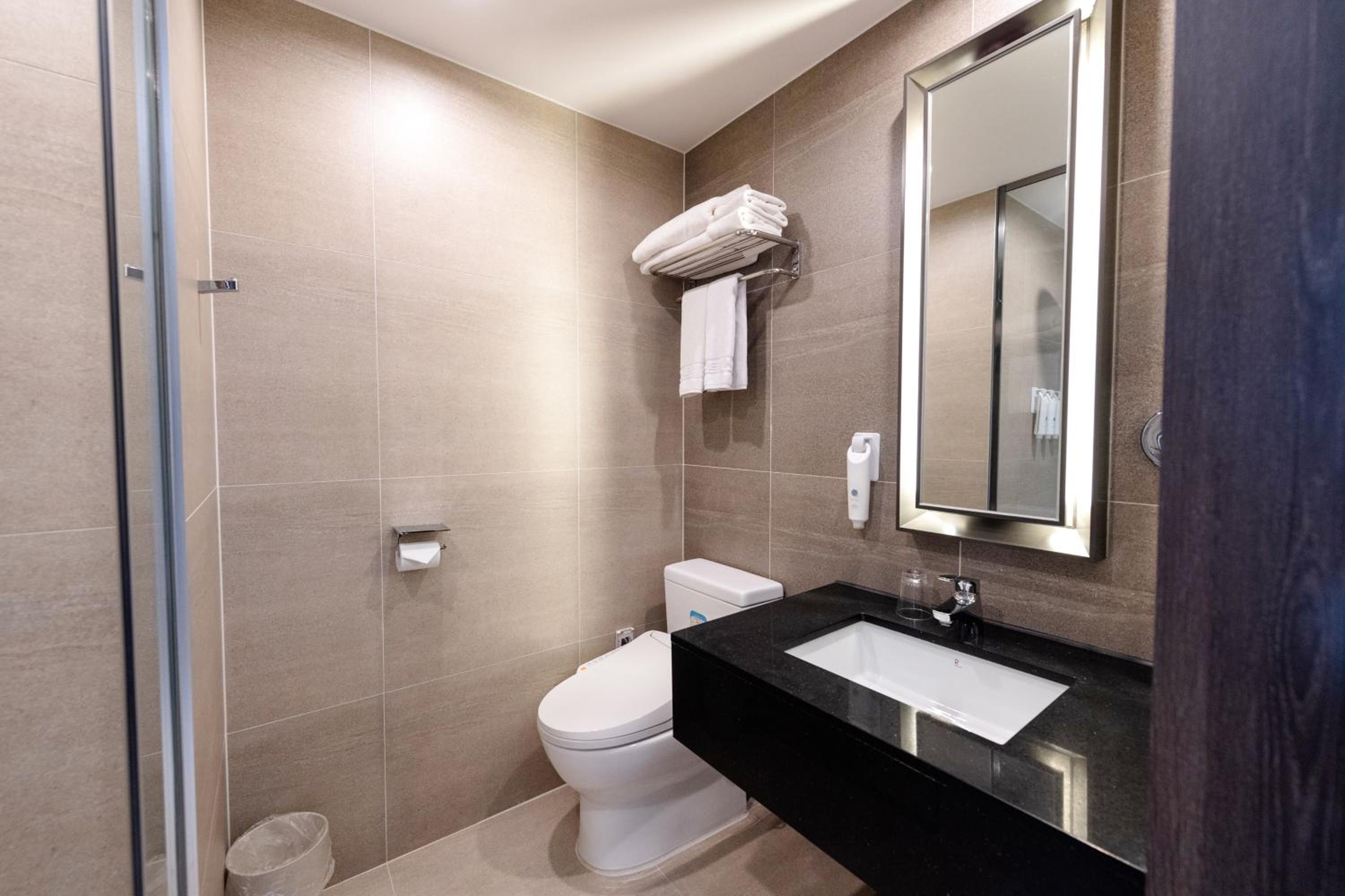 Deluxe Family Twin Room with Breakfast for 2 - Photo 3