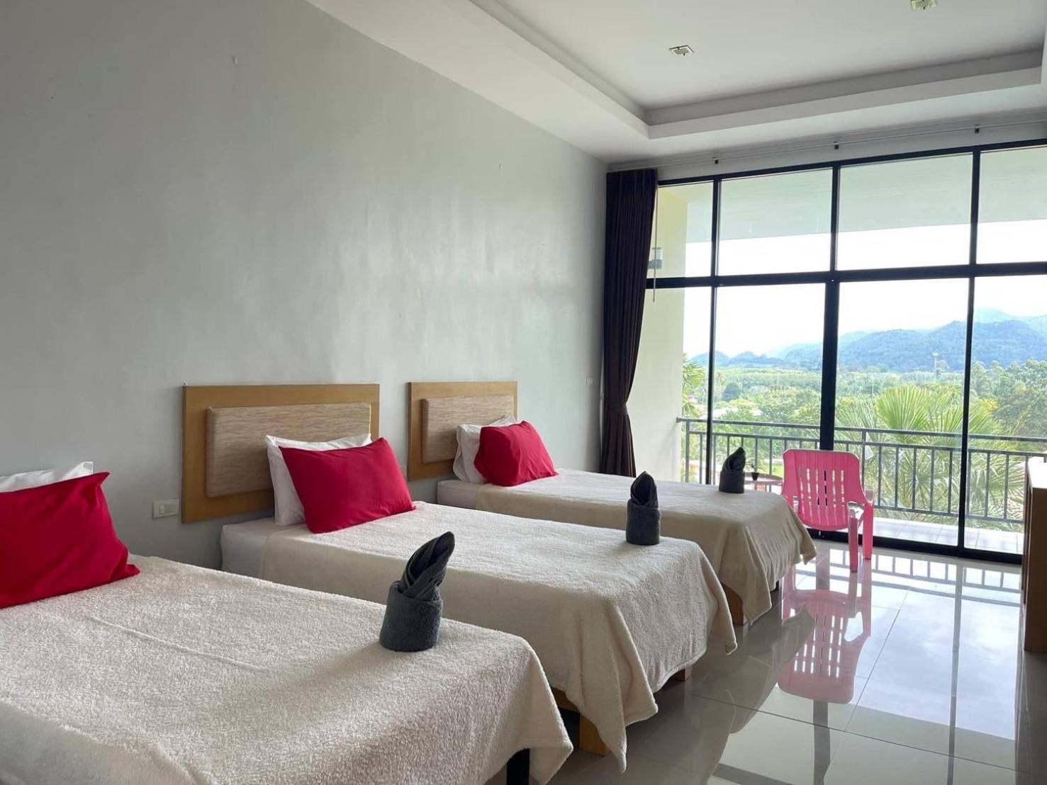 Superior Triple Room with 3 Beds - Photo 1