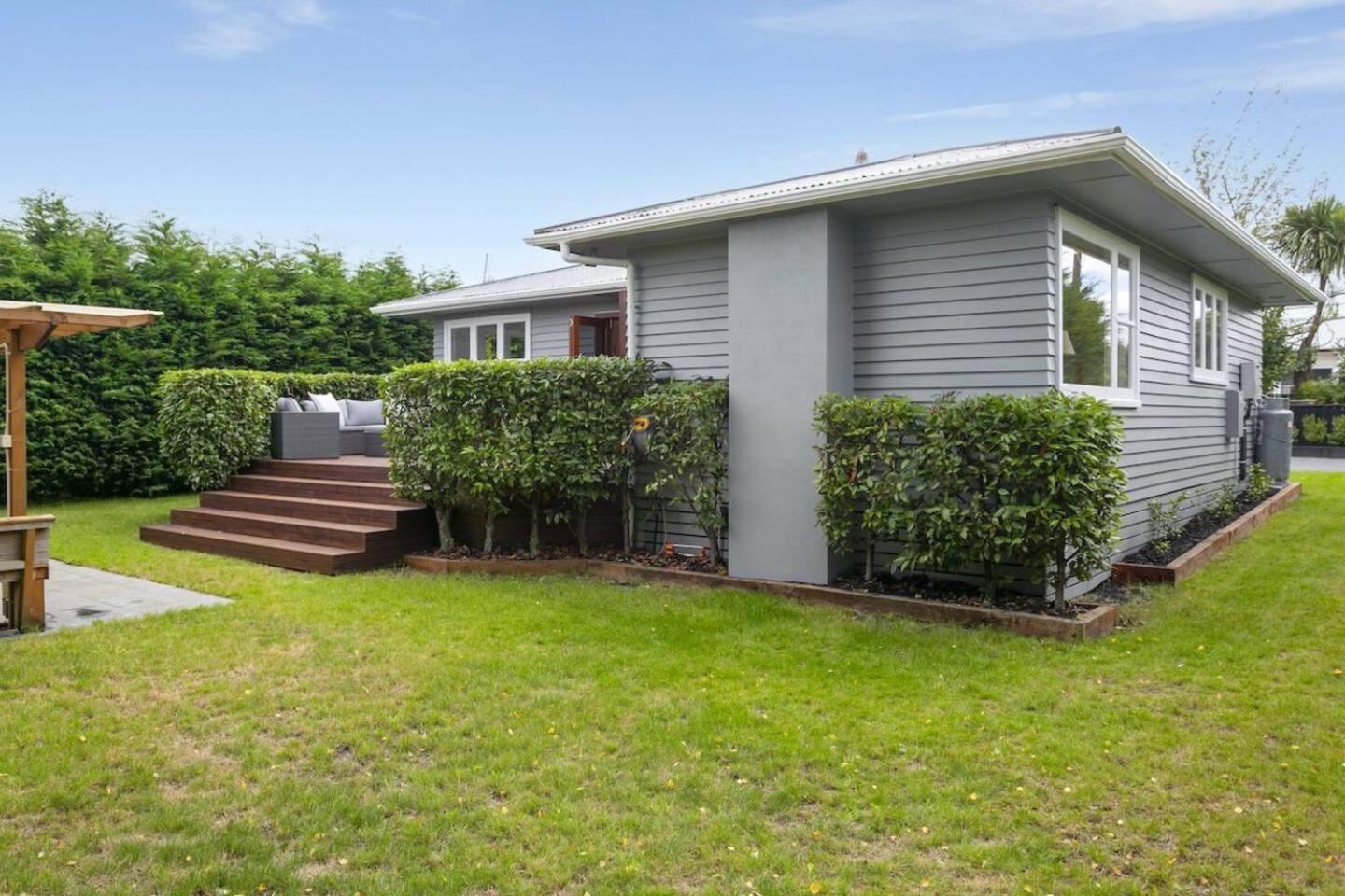 Three-Bedroom House photo 3