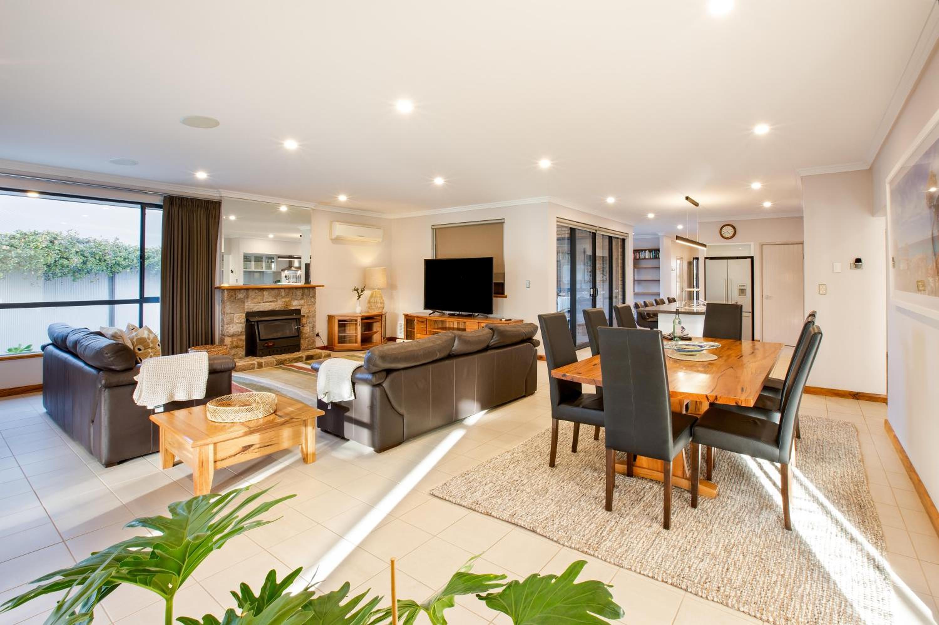 Four-Bedroom Holiday Home photo 1