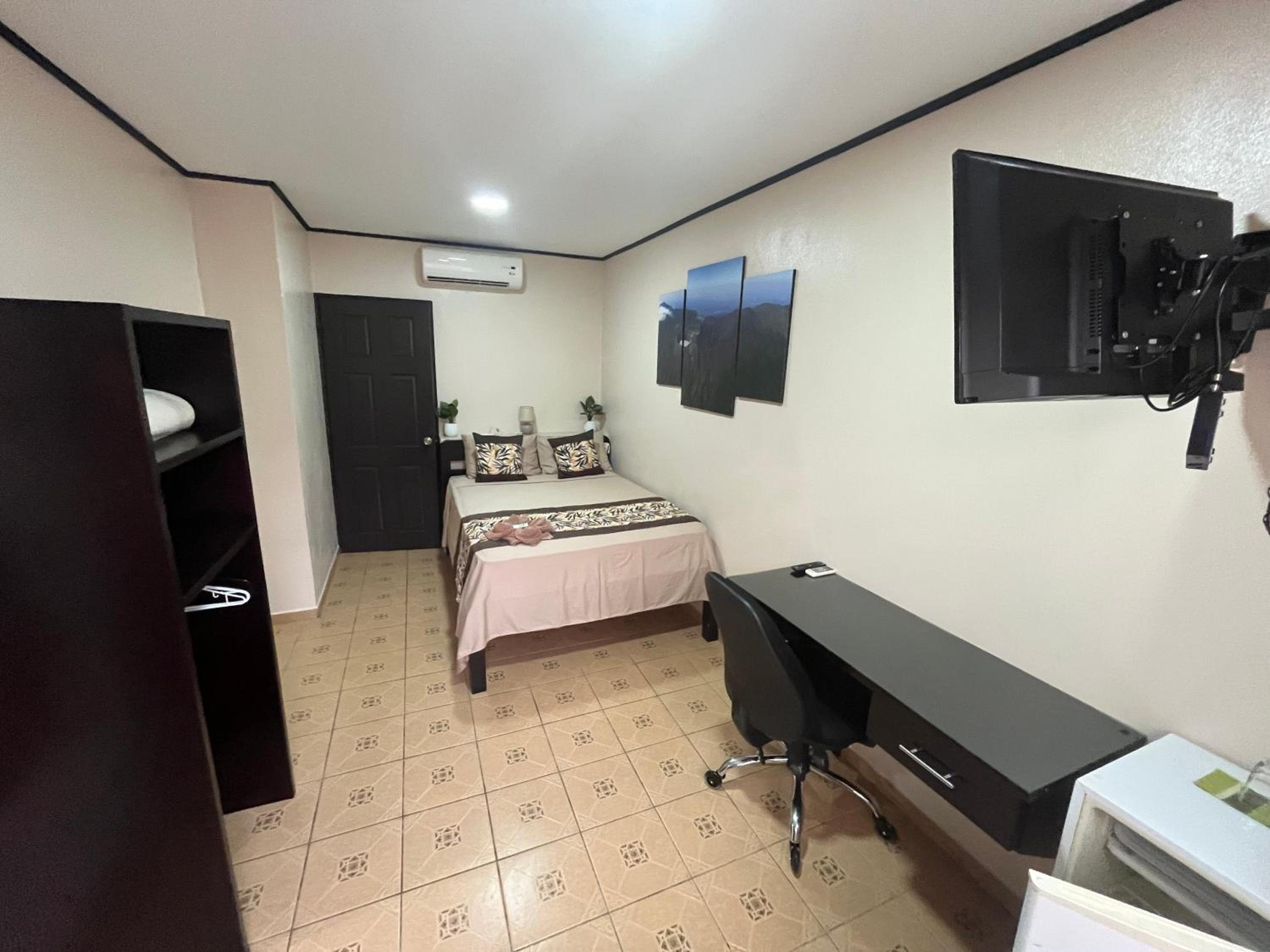 Single Room photo 2