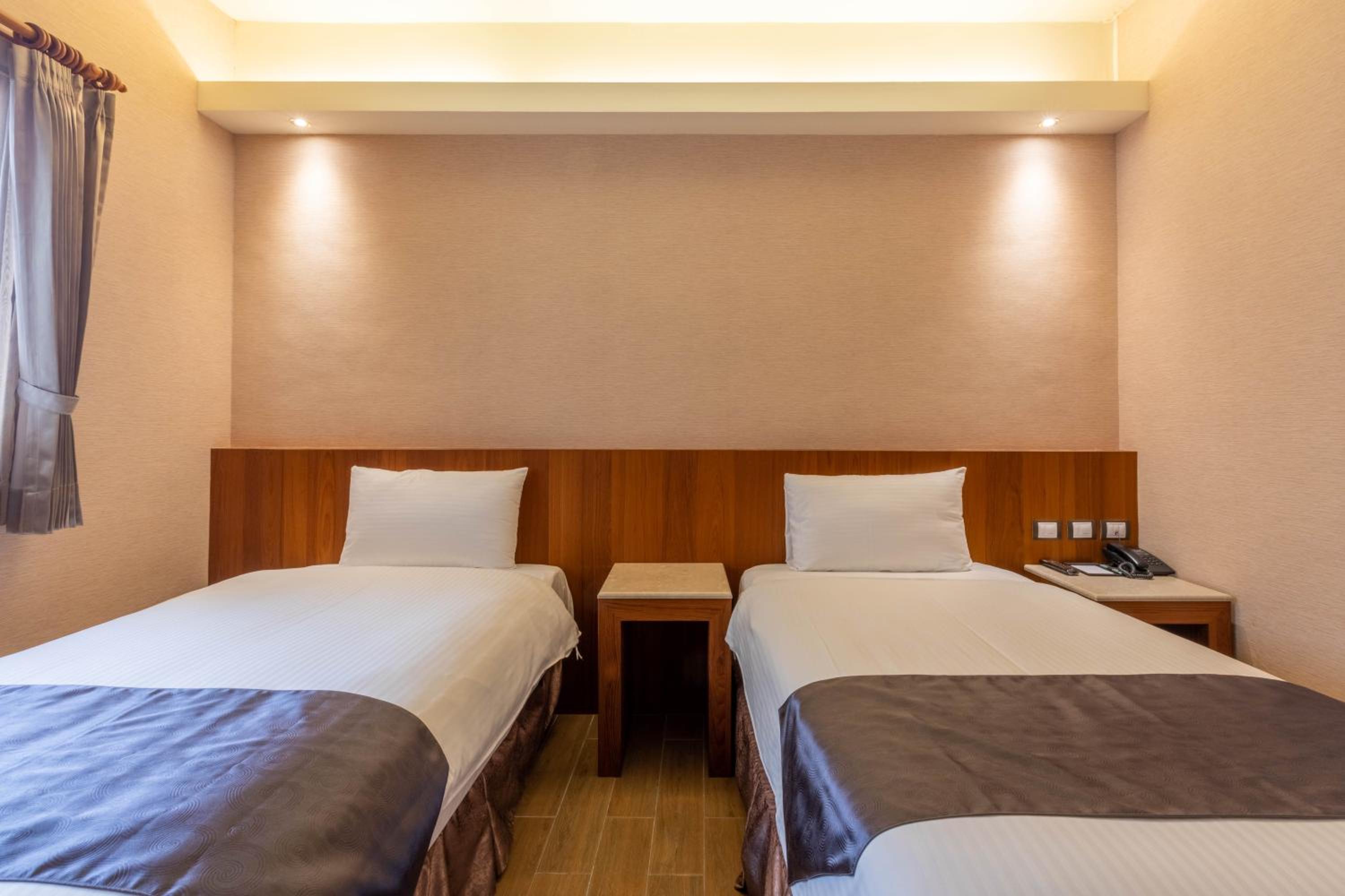 Economy Twin Room photo 1