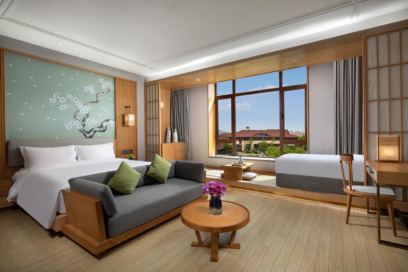 Premium King Room - Photo 1