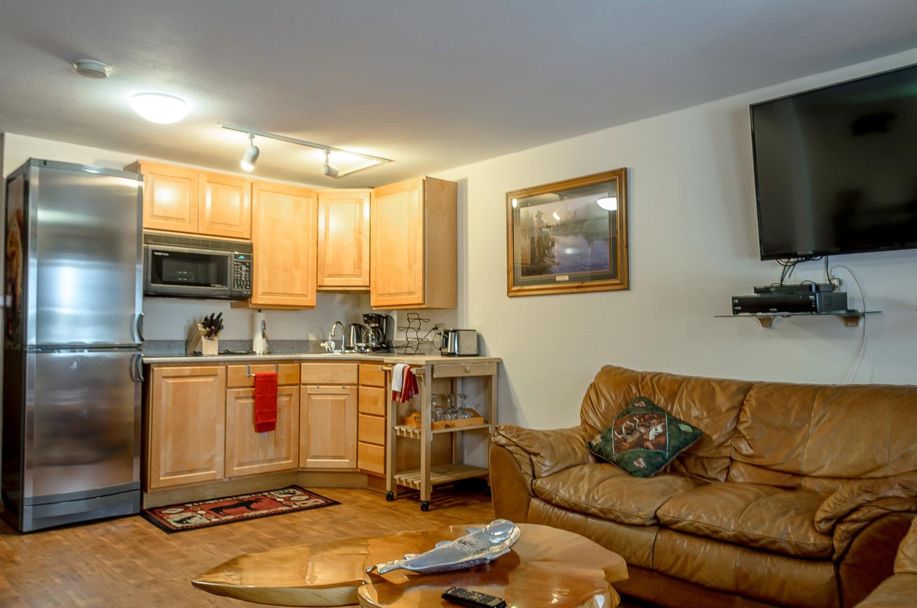 Apartment photo 2