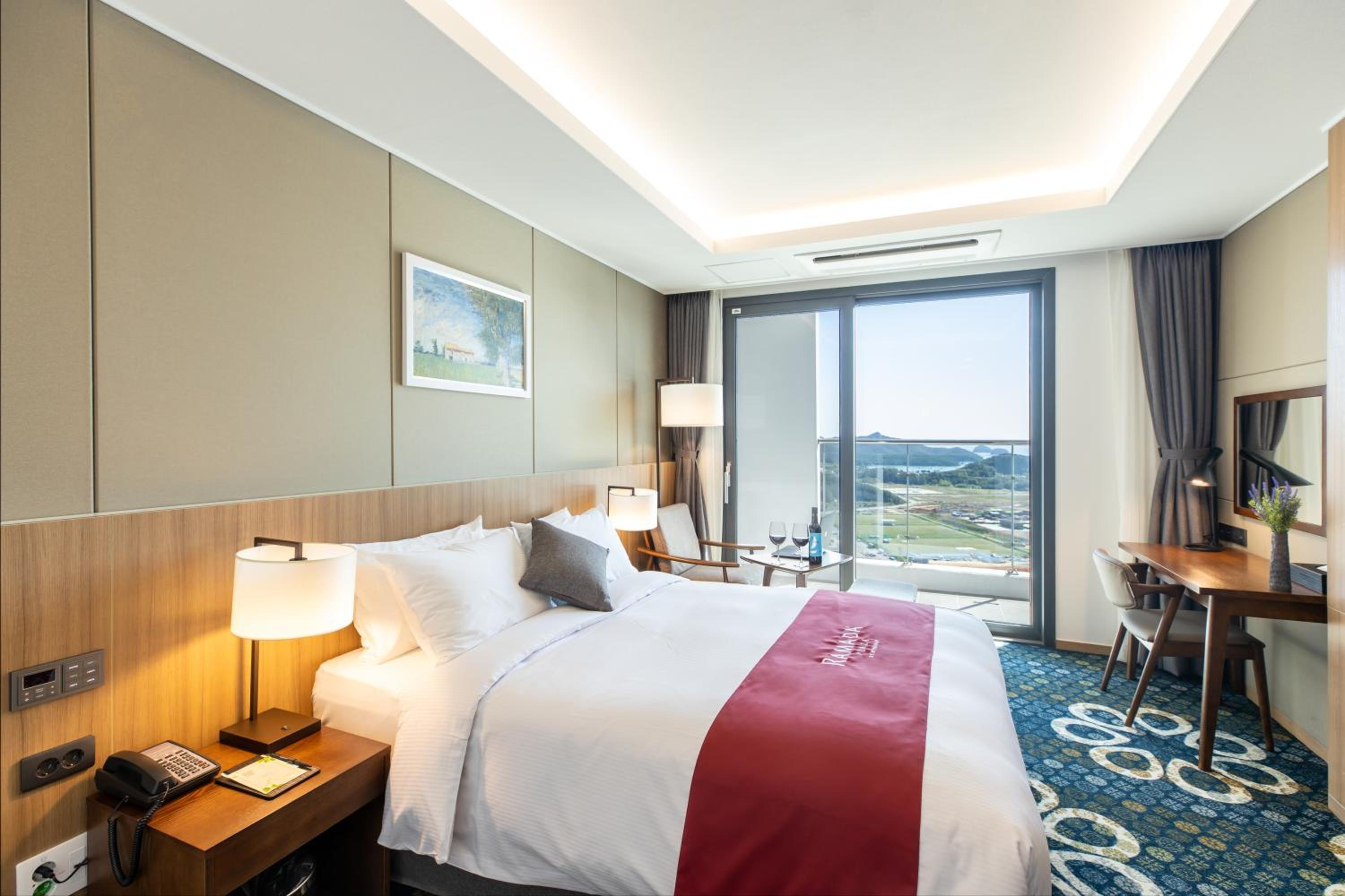 Deluxe Double Room with Partial Ocean View - Photo 1