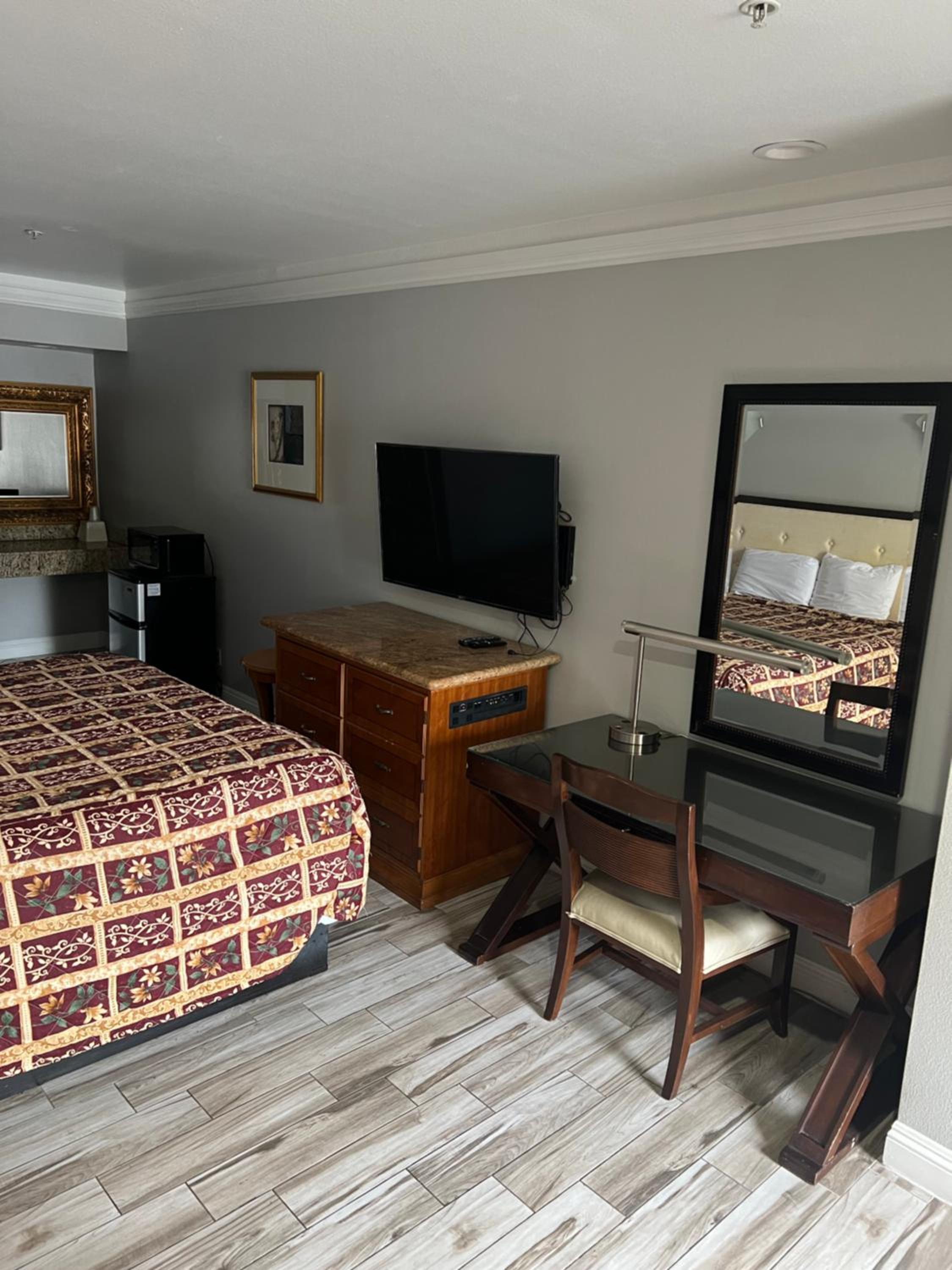 Deluxe Suite photo 2