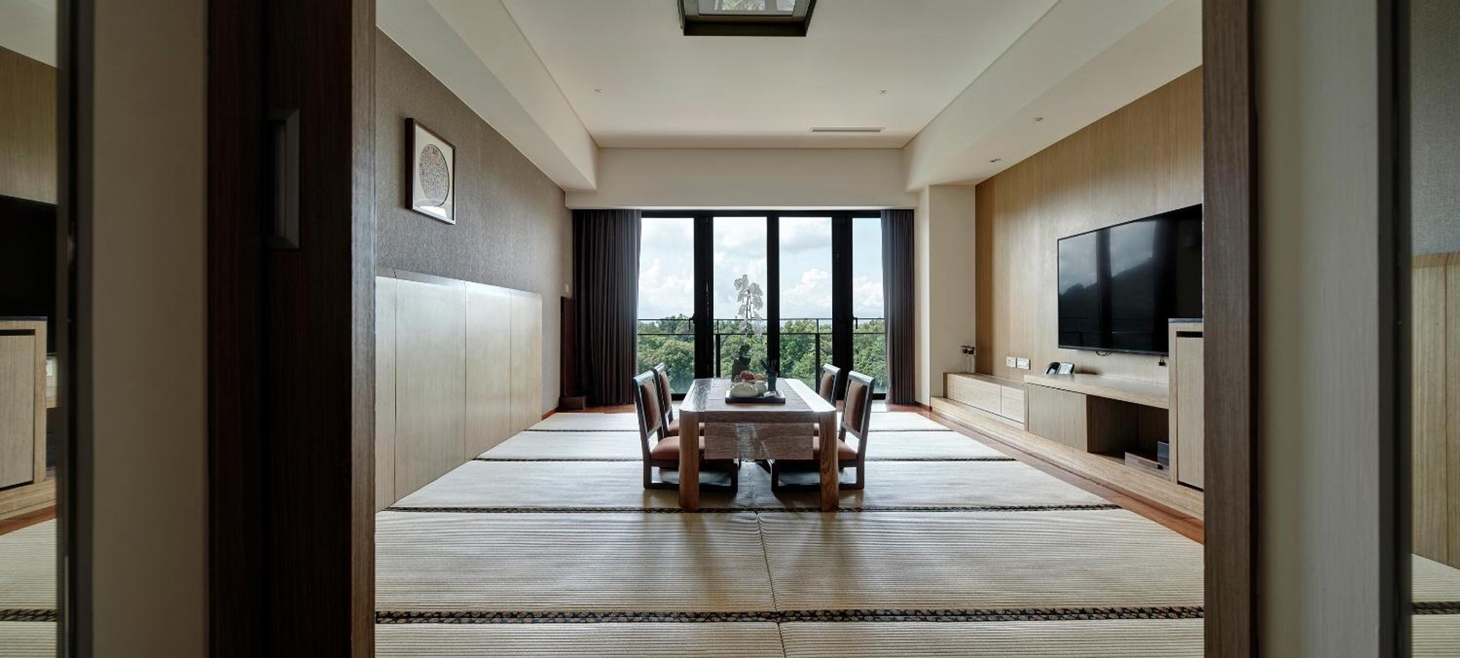 Deluxe Japanese Style mountain and lake View Room
