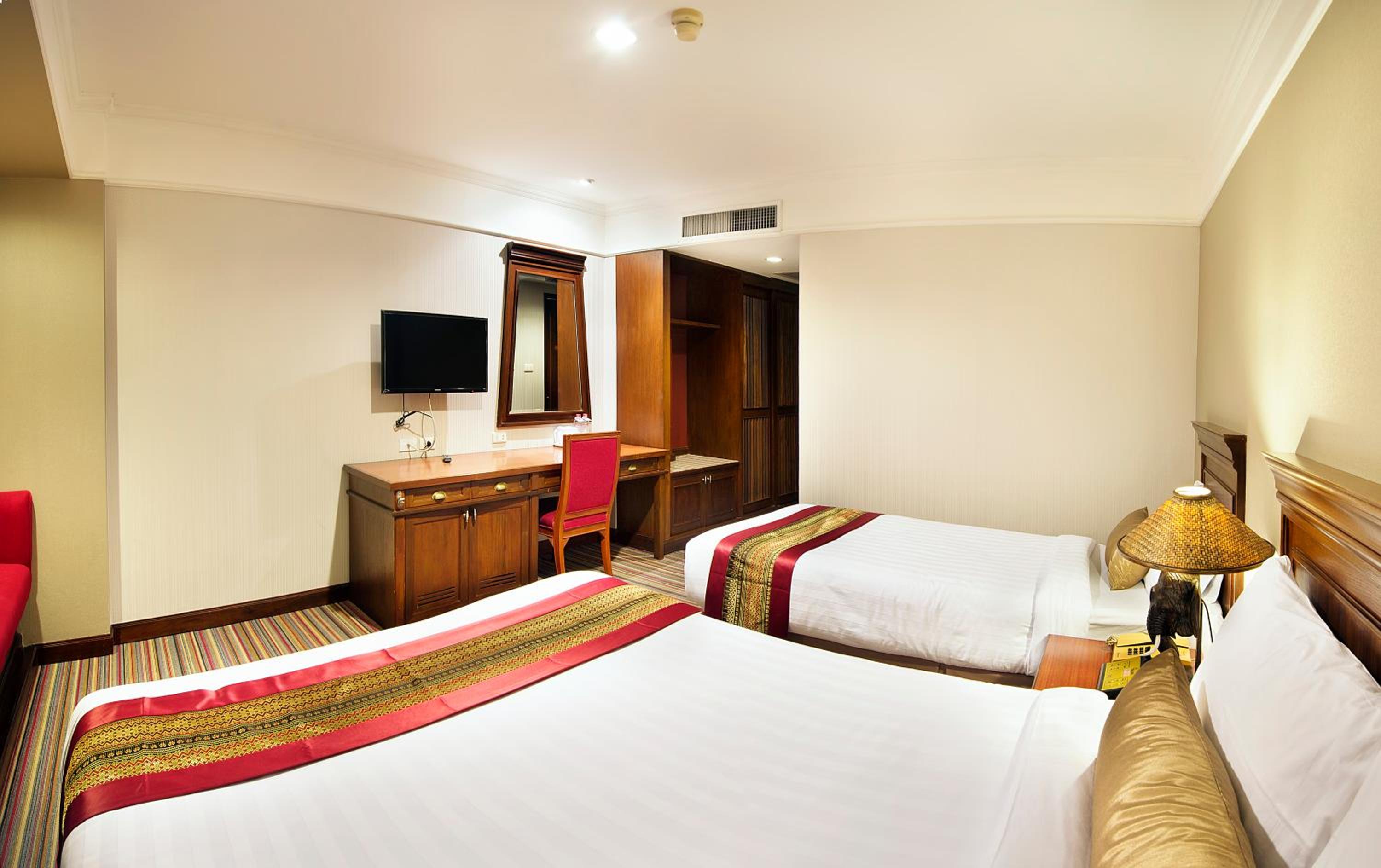 Deluxe Double or Twin Room photo 3