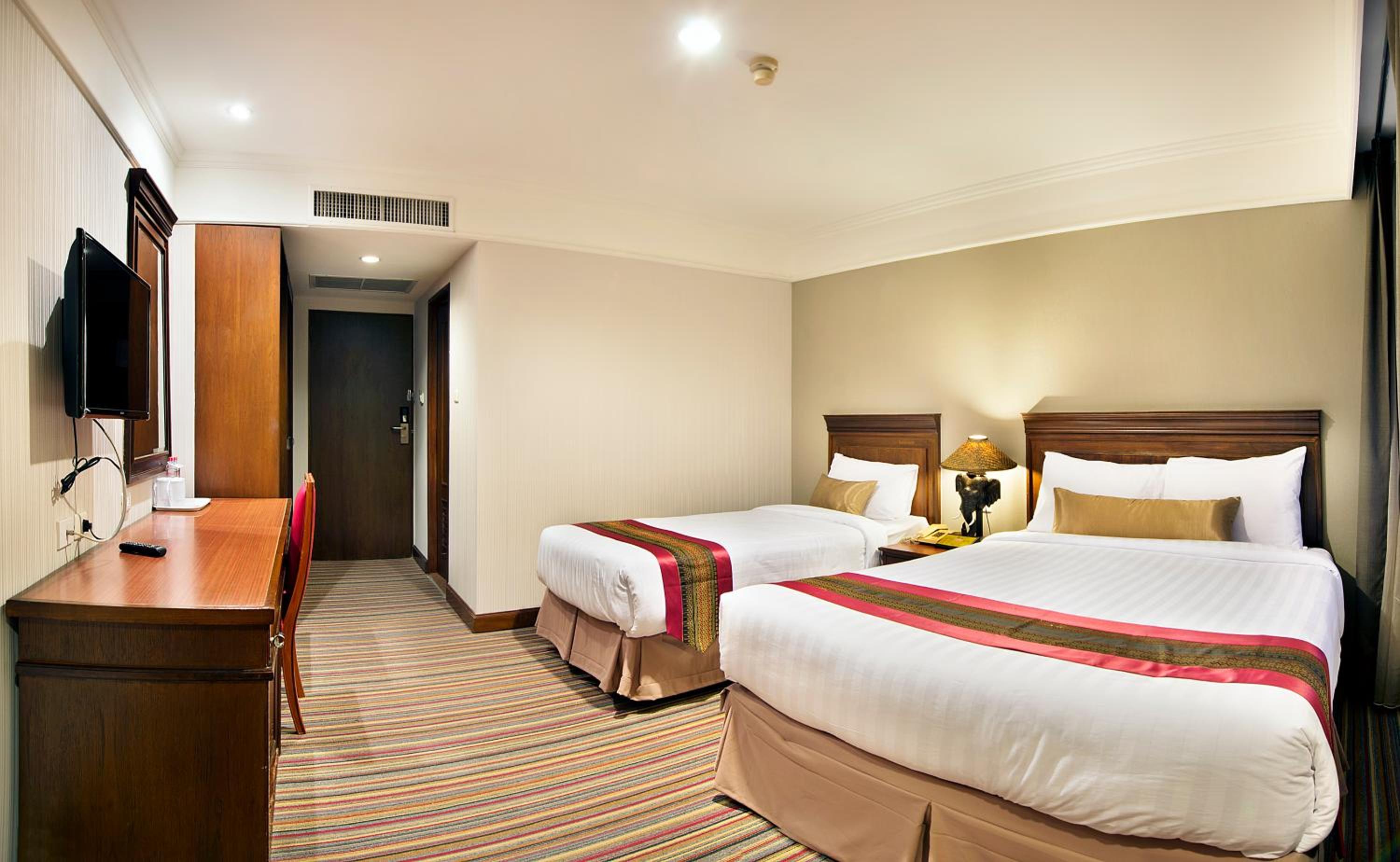 Deluxe Double or Twin Room photo 1