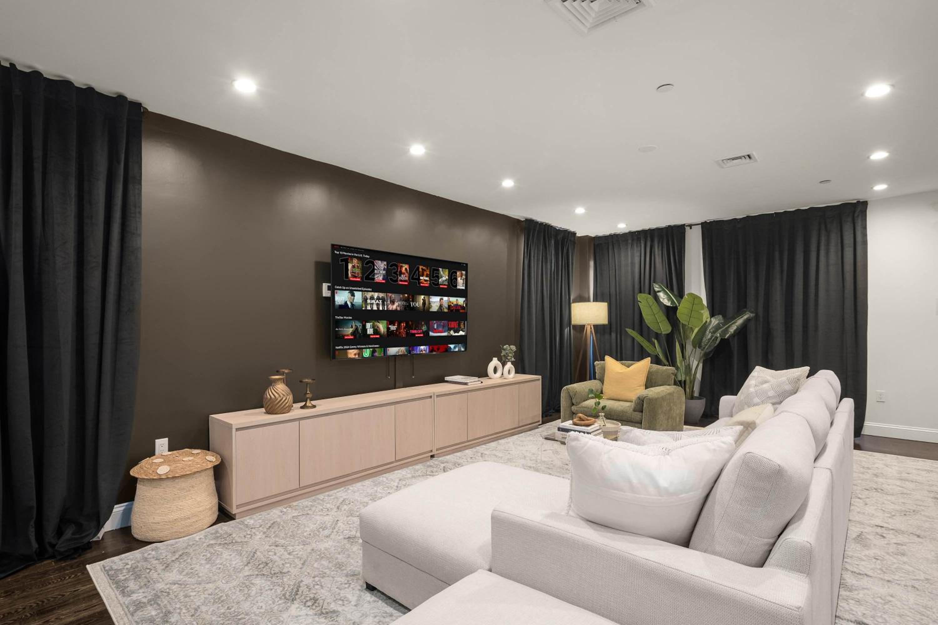 Apartment photo 2