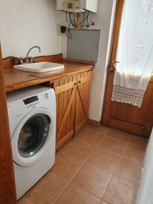 One-Bedroom House photo 2