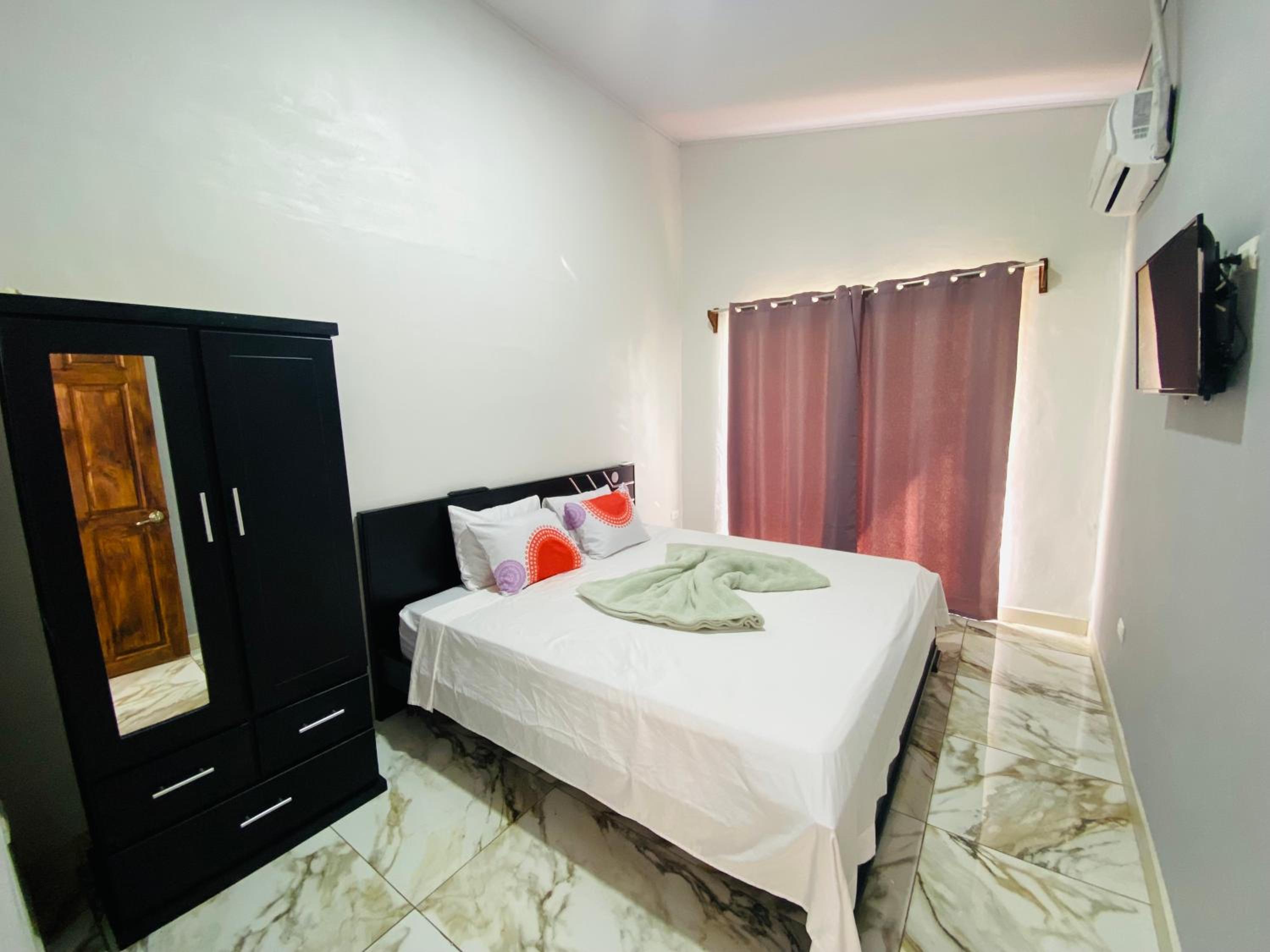 Four-Bedroom House photo 1