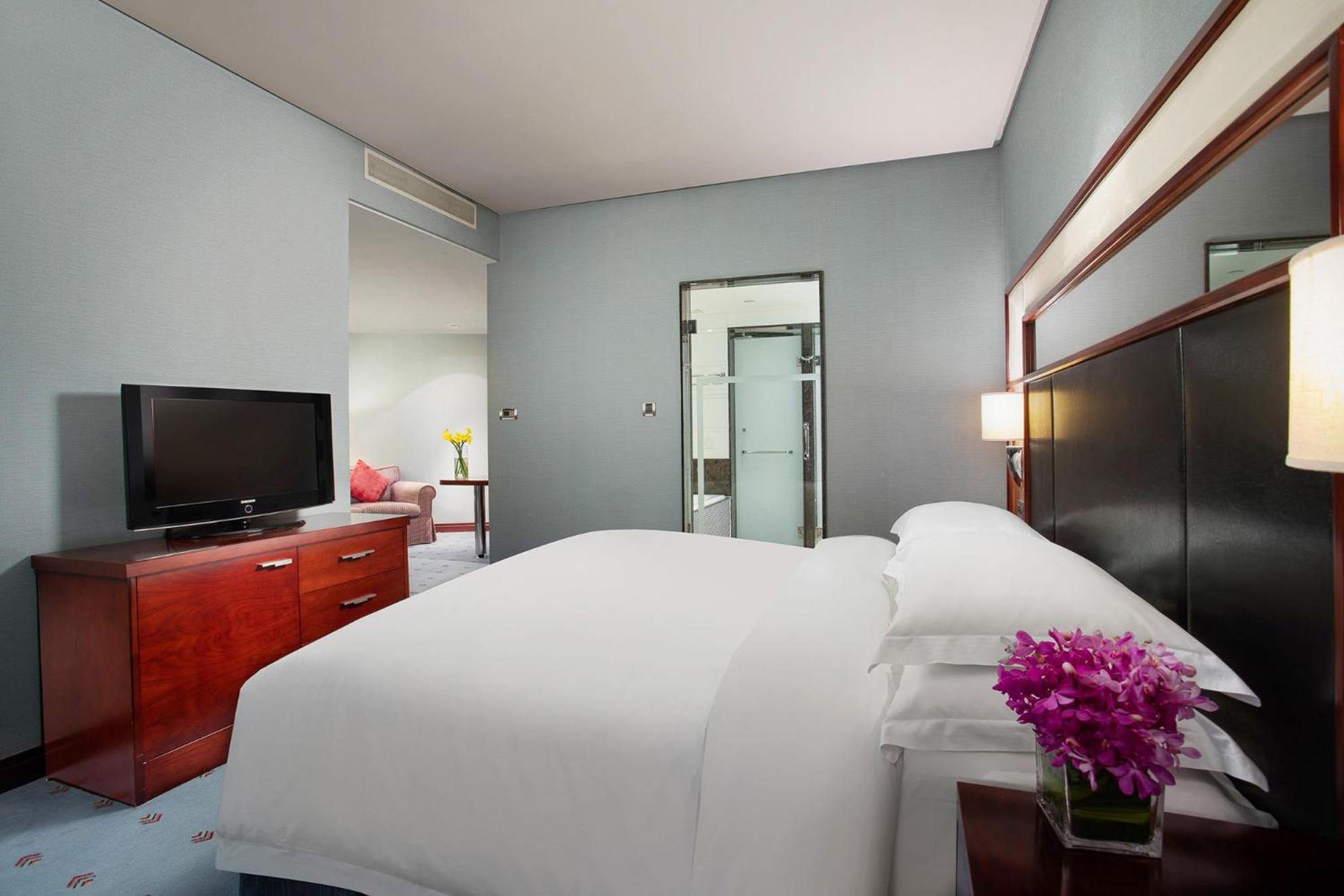 One-Bedroom King Suite