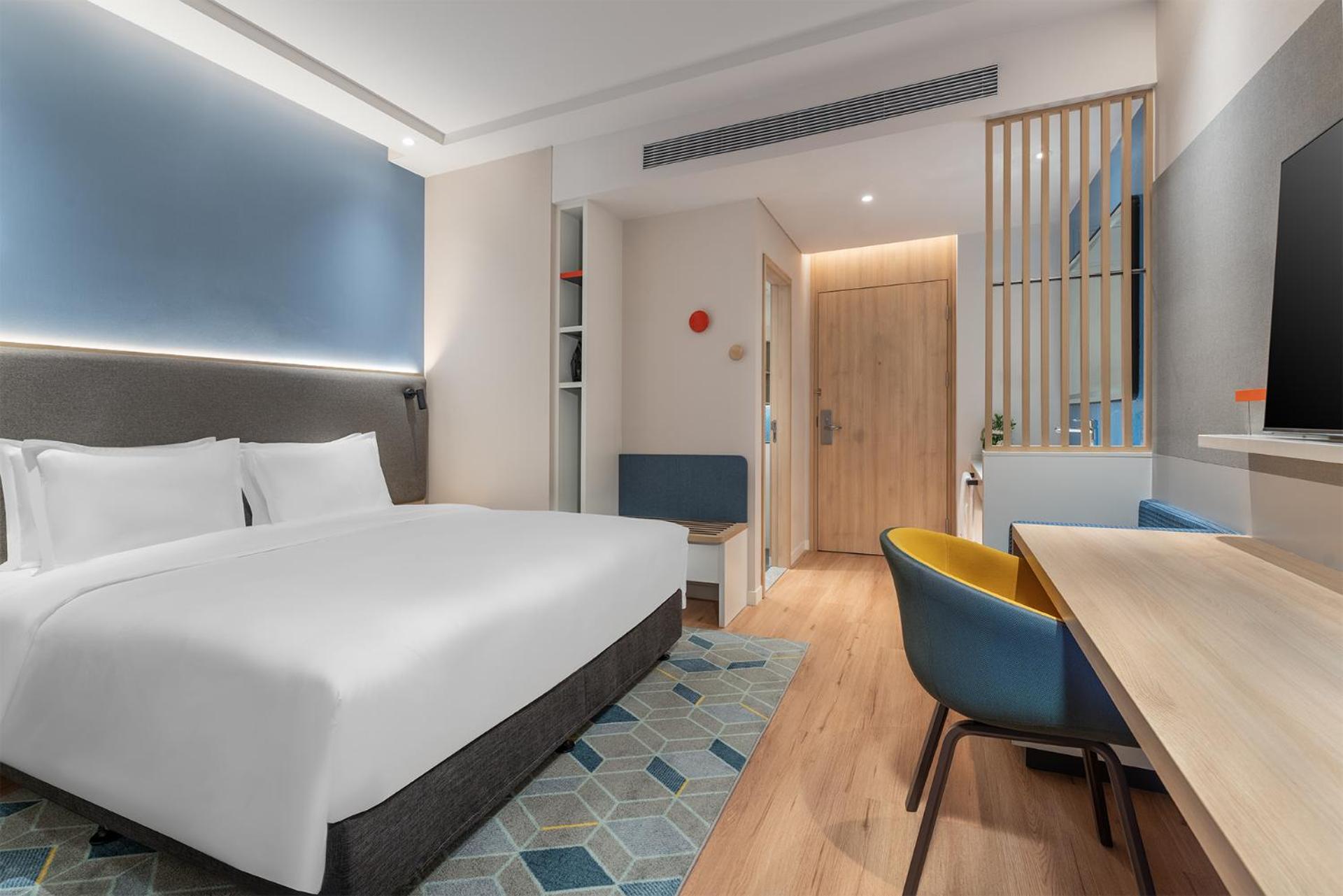 Standard King Room photo 1