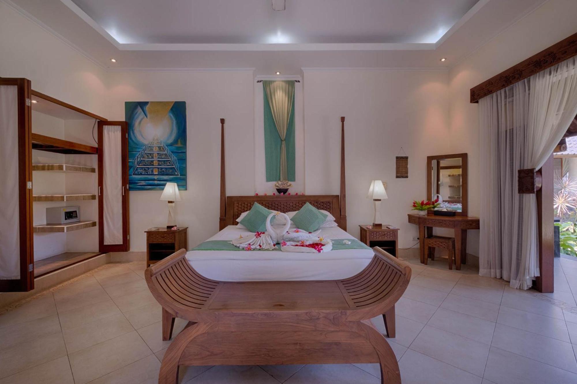 Four-Bedroom Villa with Private Pool and Garden View (2 minutes walk from beach) - Photo 1