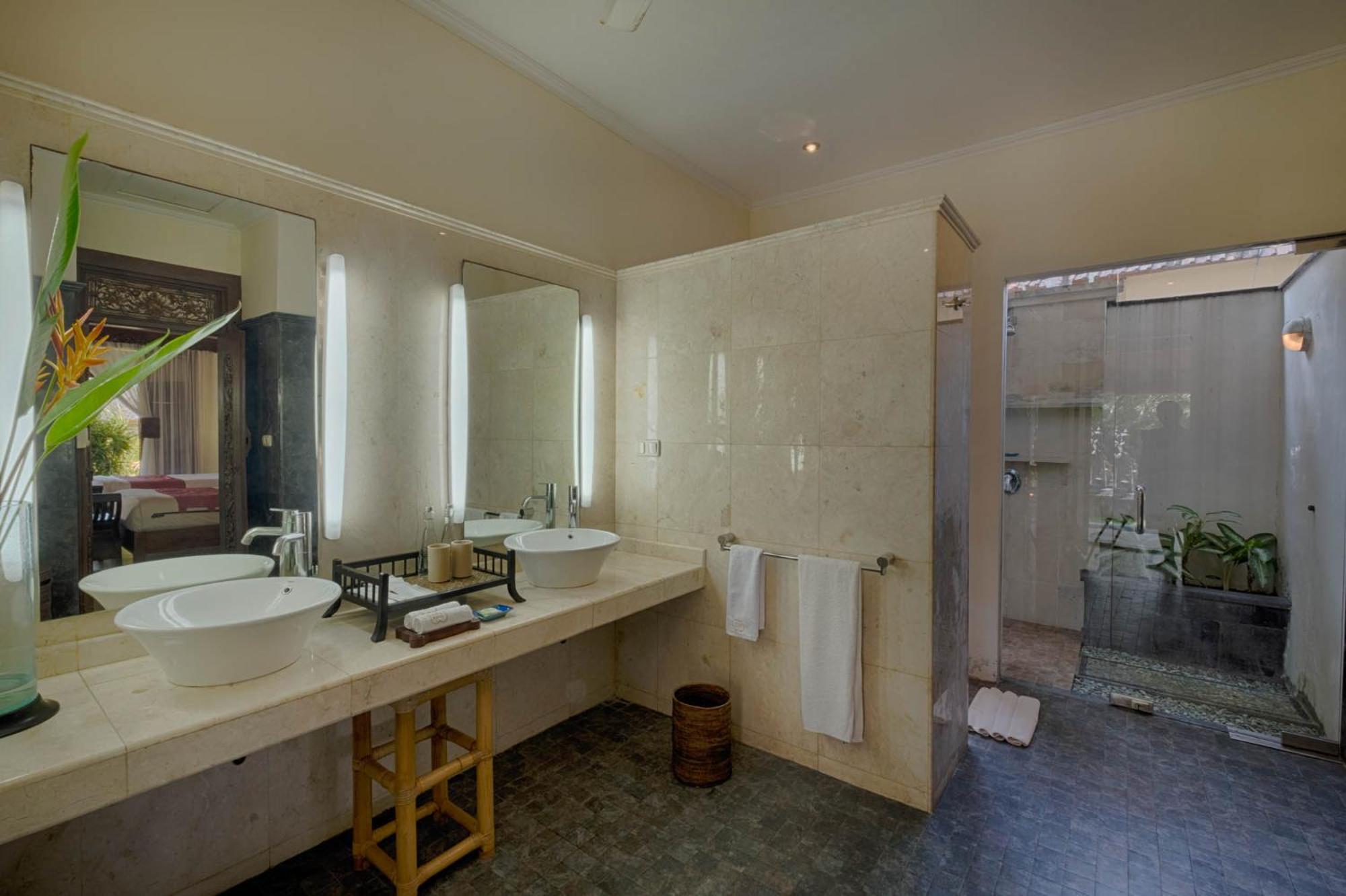 Four-Bedroom Villa with Private Pool and Garden View (2 minutes walk from beach) - Photo 76