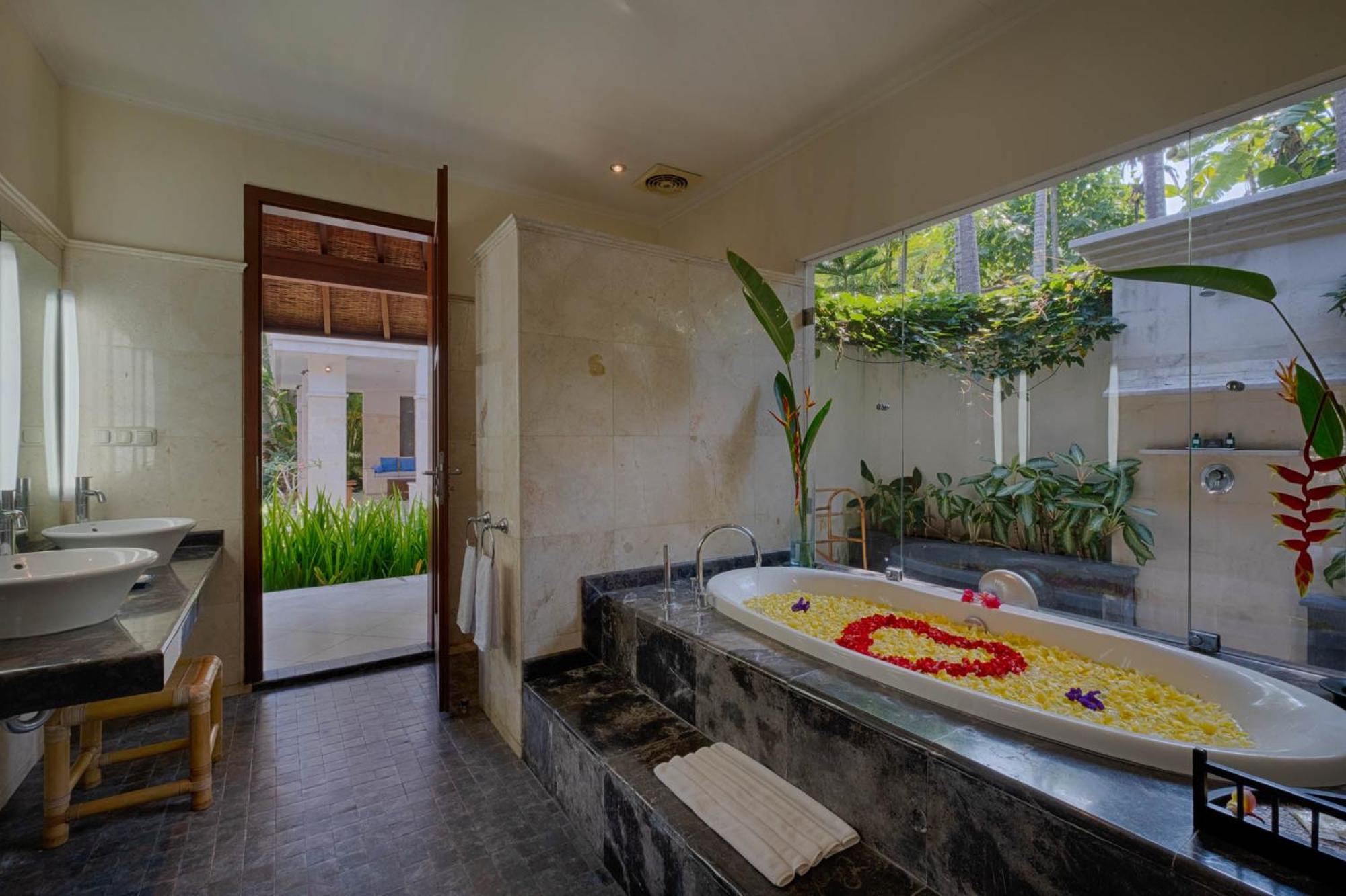 Four-Bedroom Villa with Private Pool and Garden View (2 minutes walk from beach) - Photo 81