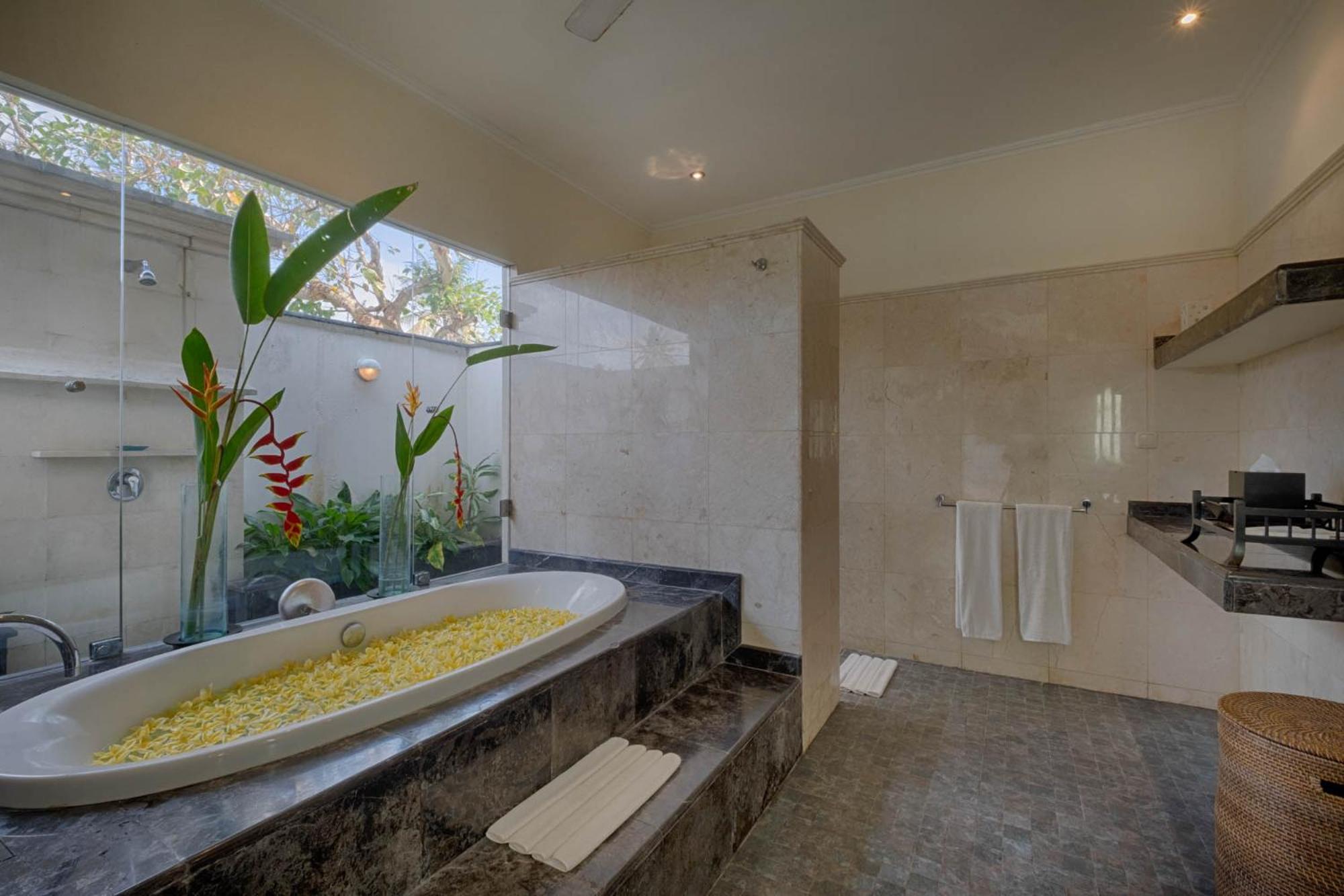 Four-Bedroom Villa with Private Pool and Garden View (2 minutes walk from beach) - Photo 65