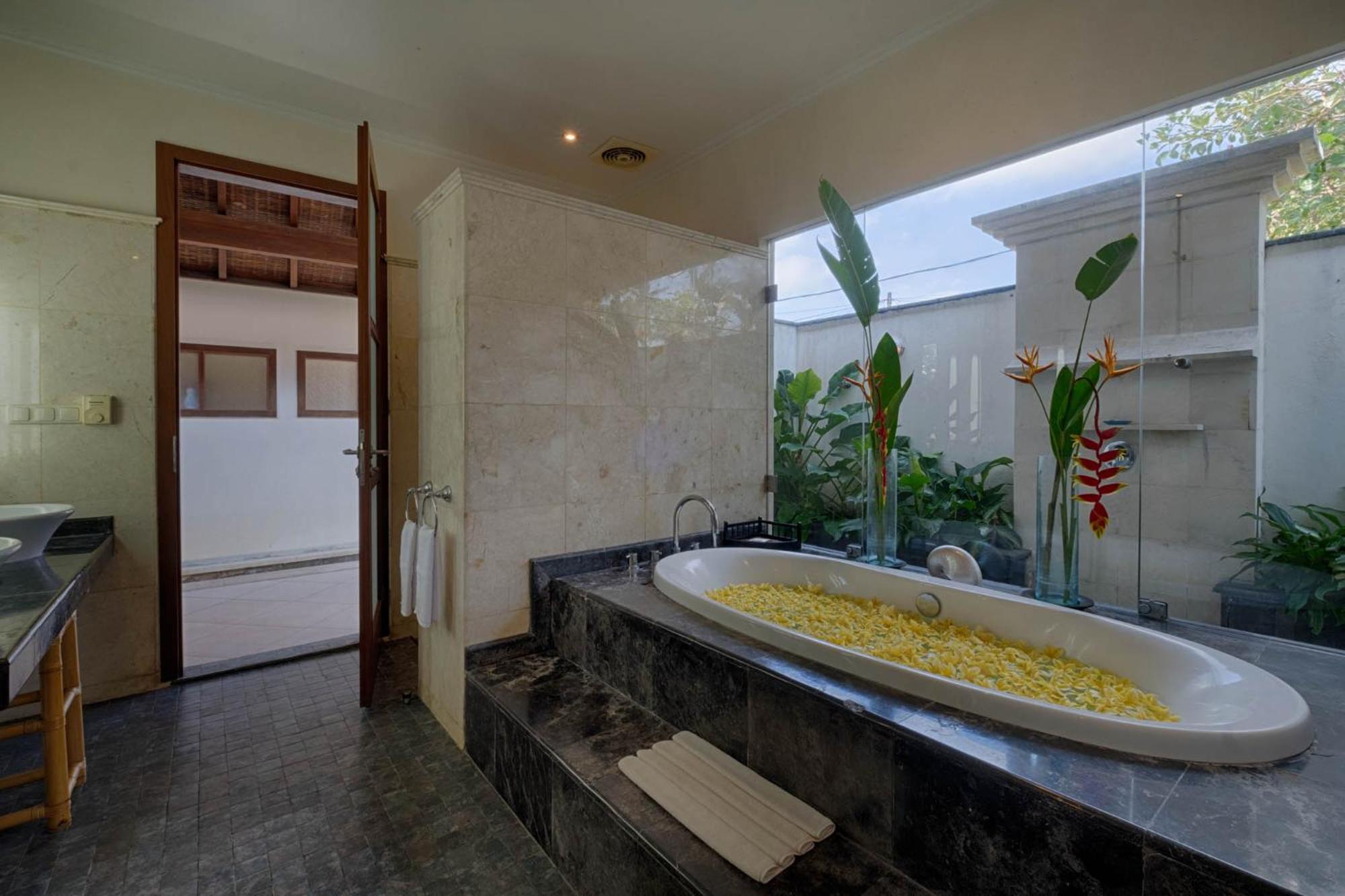 Four-Bedroom Villa with Private Pool and Garden View (2 minutes walk from beach) - Photo 62