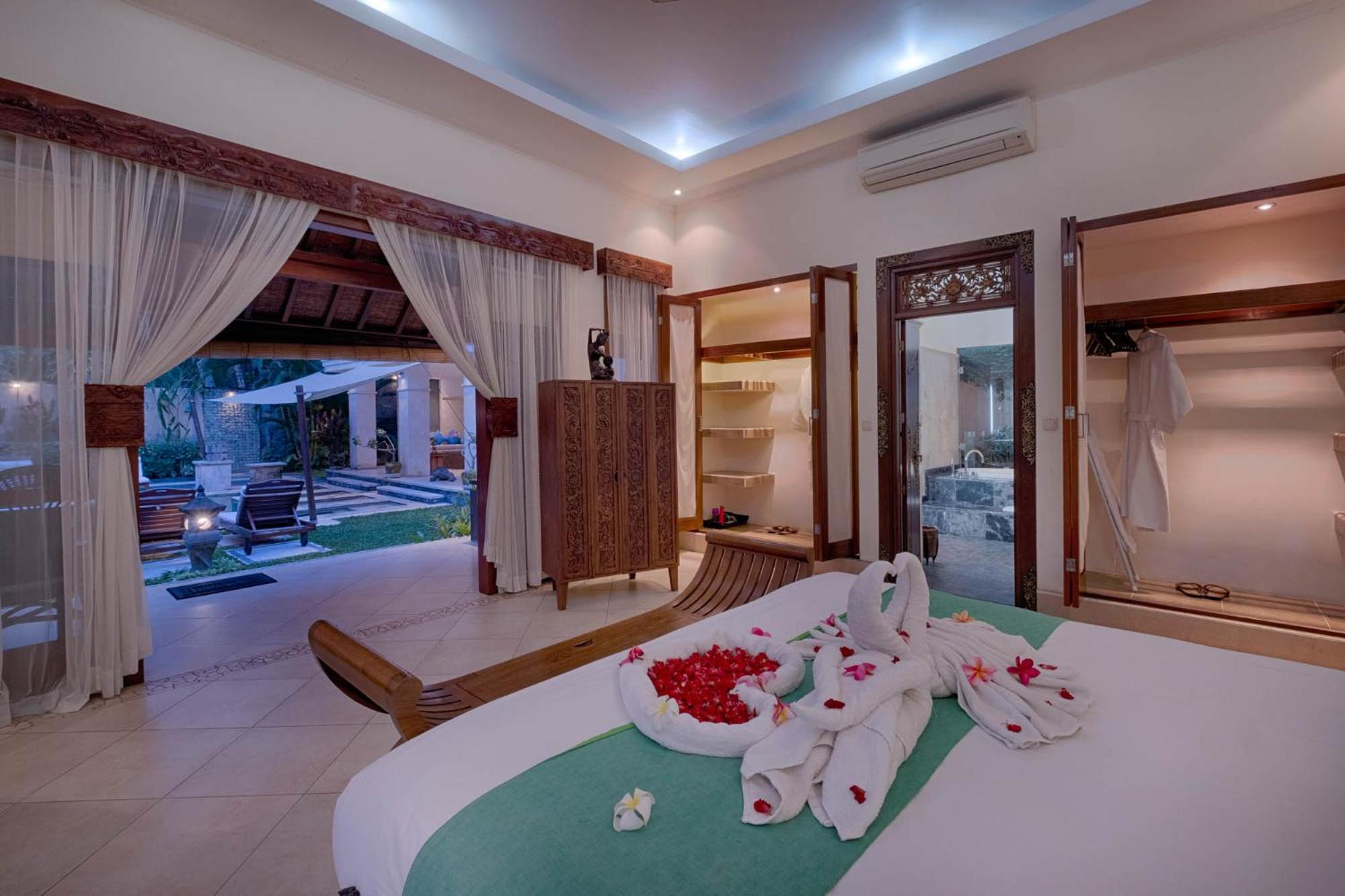 Four-Bedroom Villa with Private Pool and Garden View (2 minutes walk from beach) - Photo 57