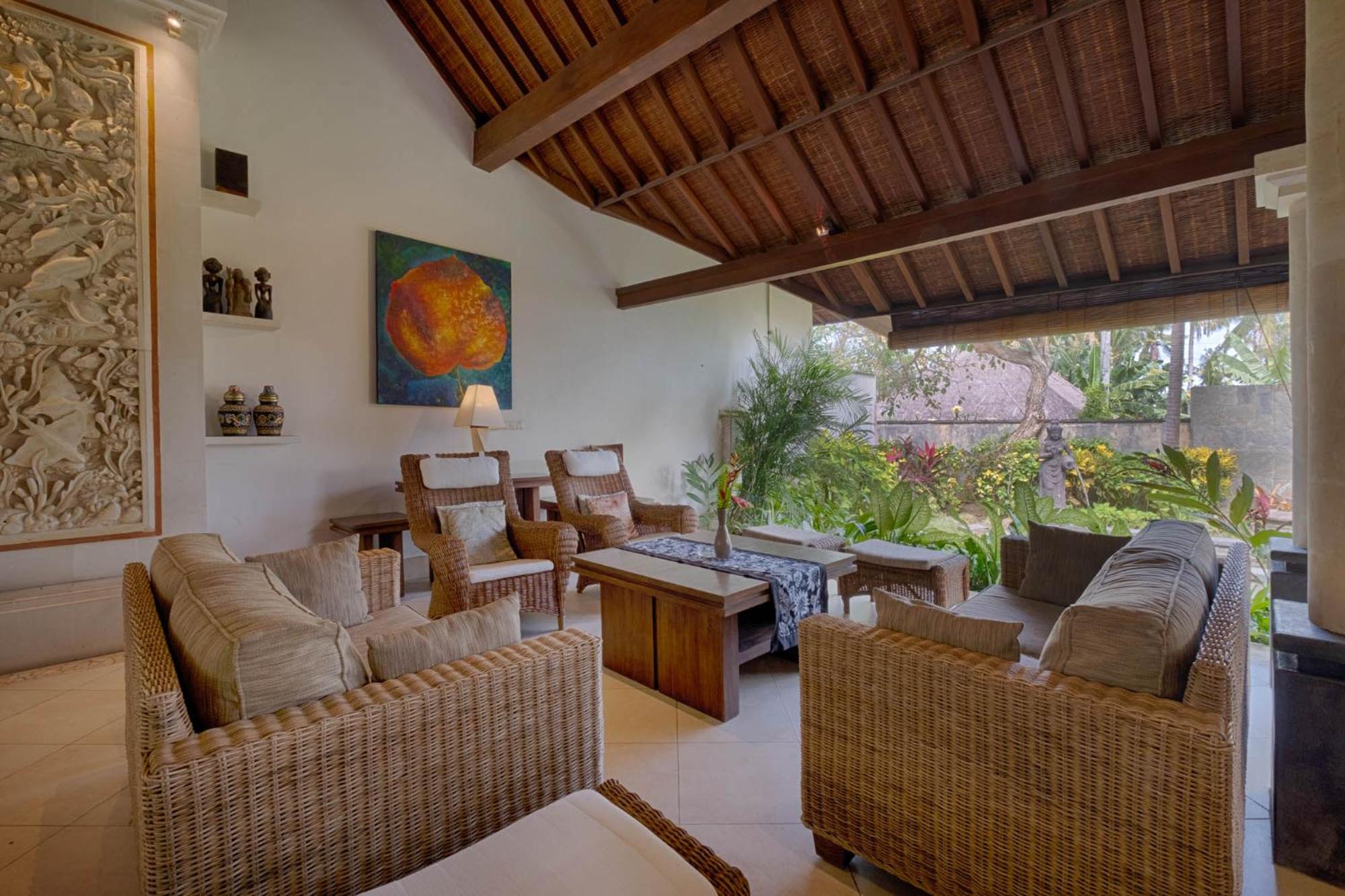 Four-Bedroom Villa with Private Pool and Garden View (2 minutes walk from beach) - Photo 7