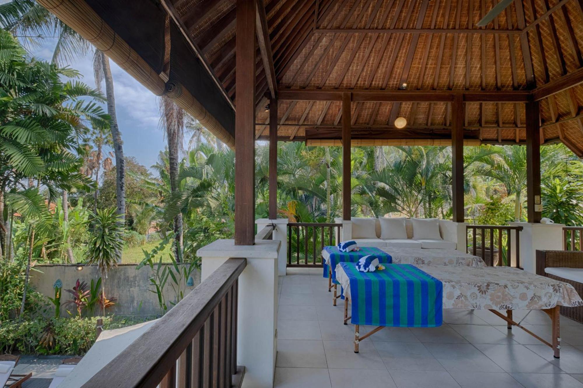 Four-Bedroom Villa with Private Pool and Garden View (2 minutes walk from beach) - Photo 5