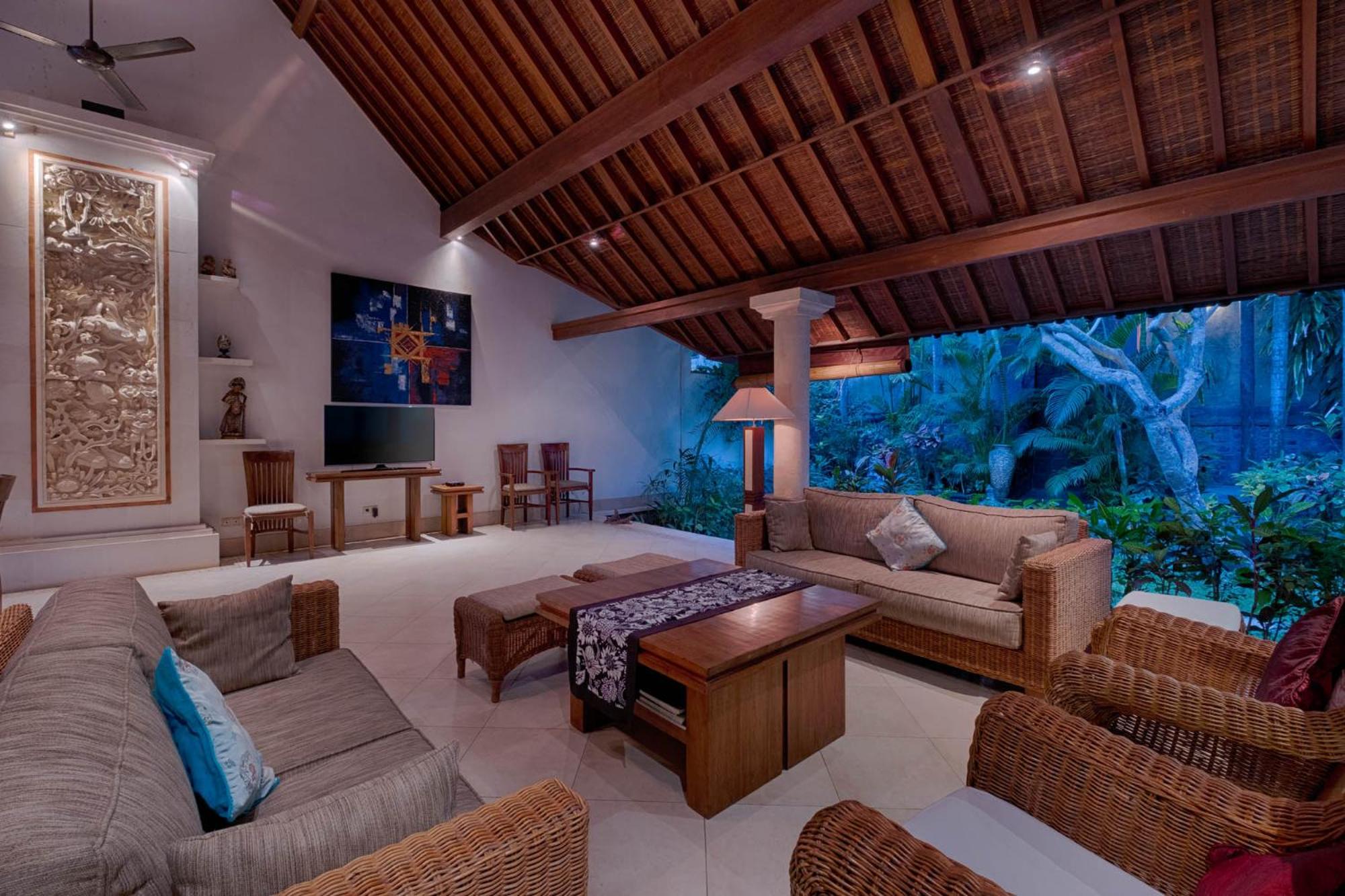 Four-Bedroom Villa with Private Pool and Garden View (2 minutes walk from beach) - Photo 8