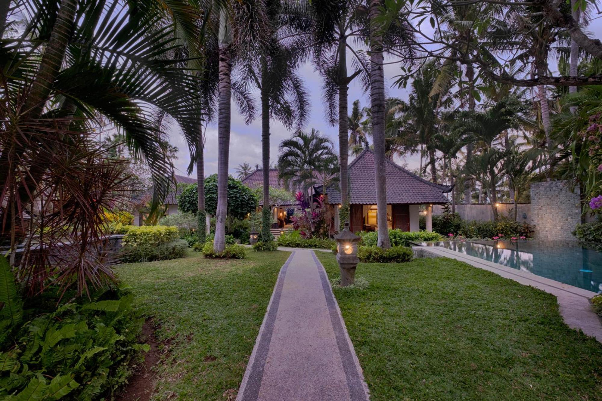 Four-Bedroom Villa with Private Pool and Garden View (2 minutes walk from beach) - Photo 24