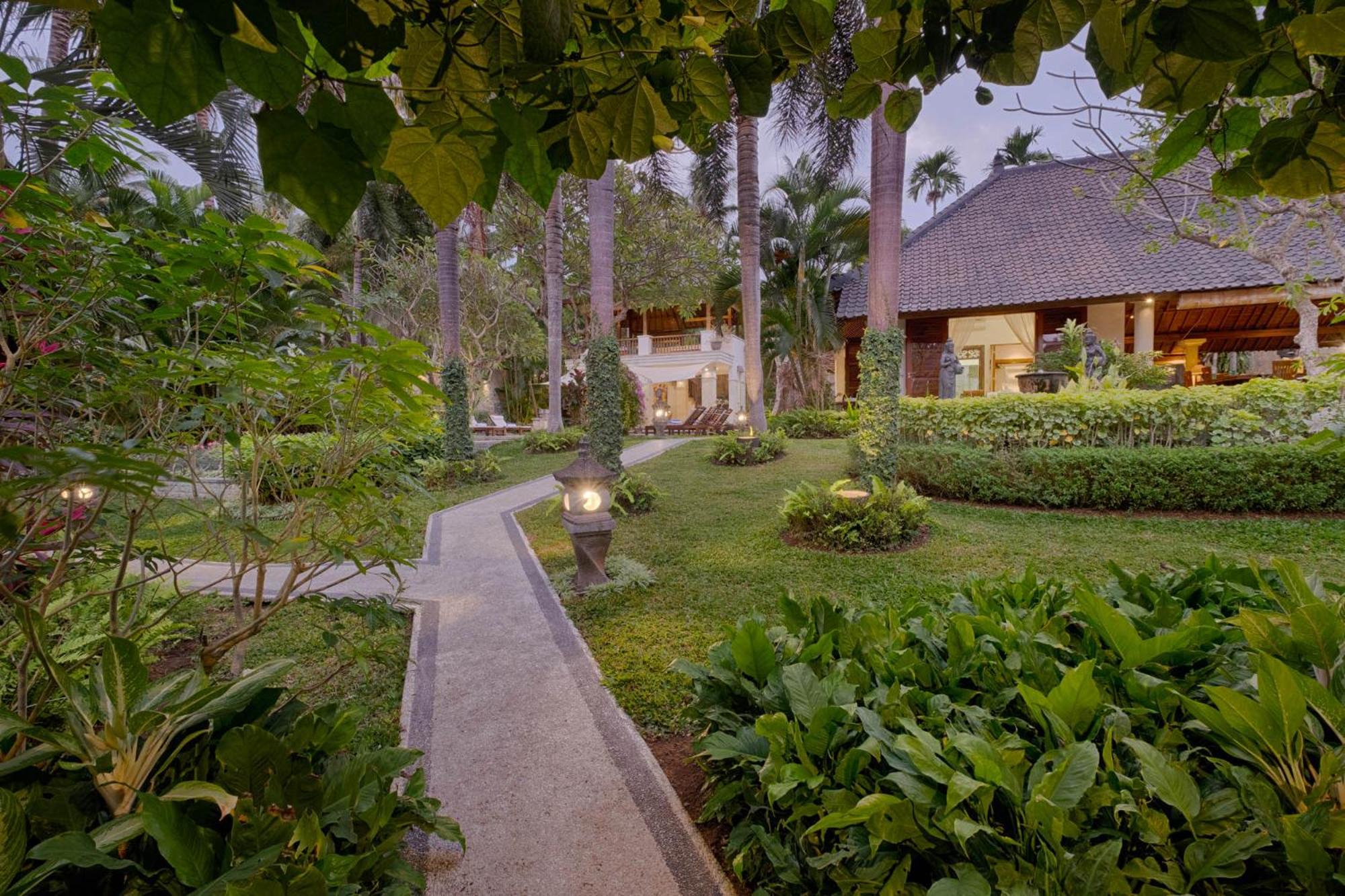Four-Bedroom Villa with Private Pool and Garden View (2 minutes walk from beach) - Photo 33