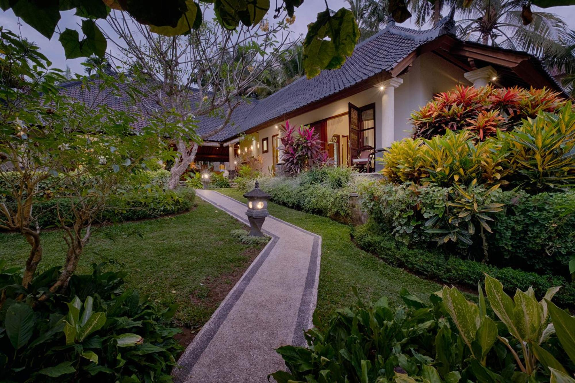 Four-Bedroom Villa with Private Pool and Garden View (2 minutes walk from beach) - Photo 28