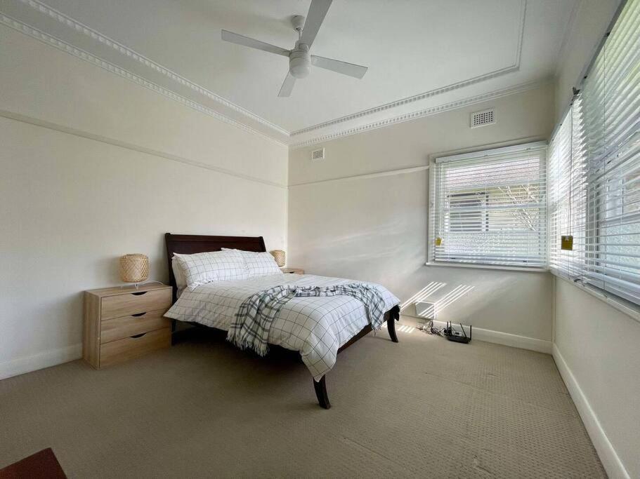 Three-Bedroom House photo 2