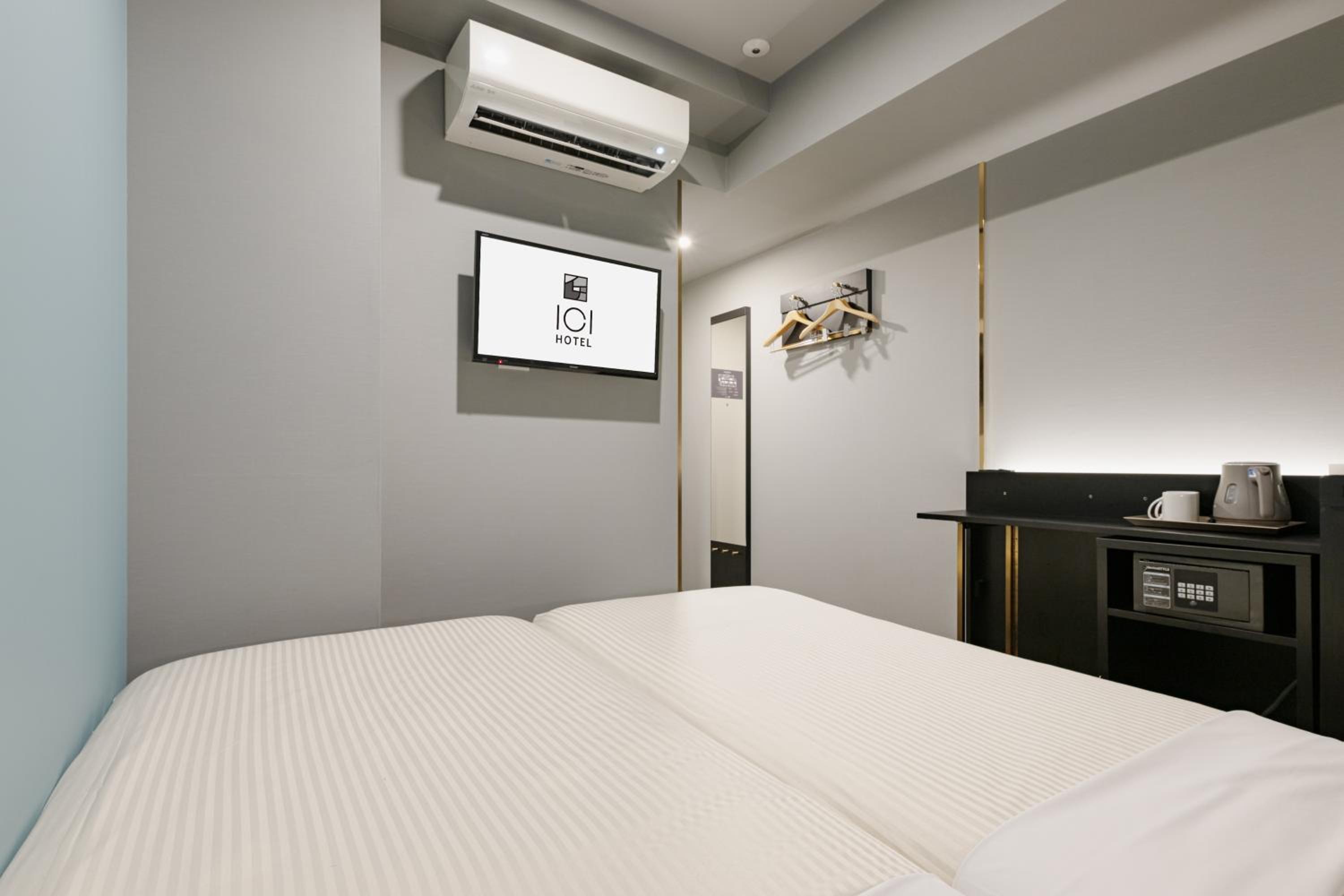 Compact Twin Room