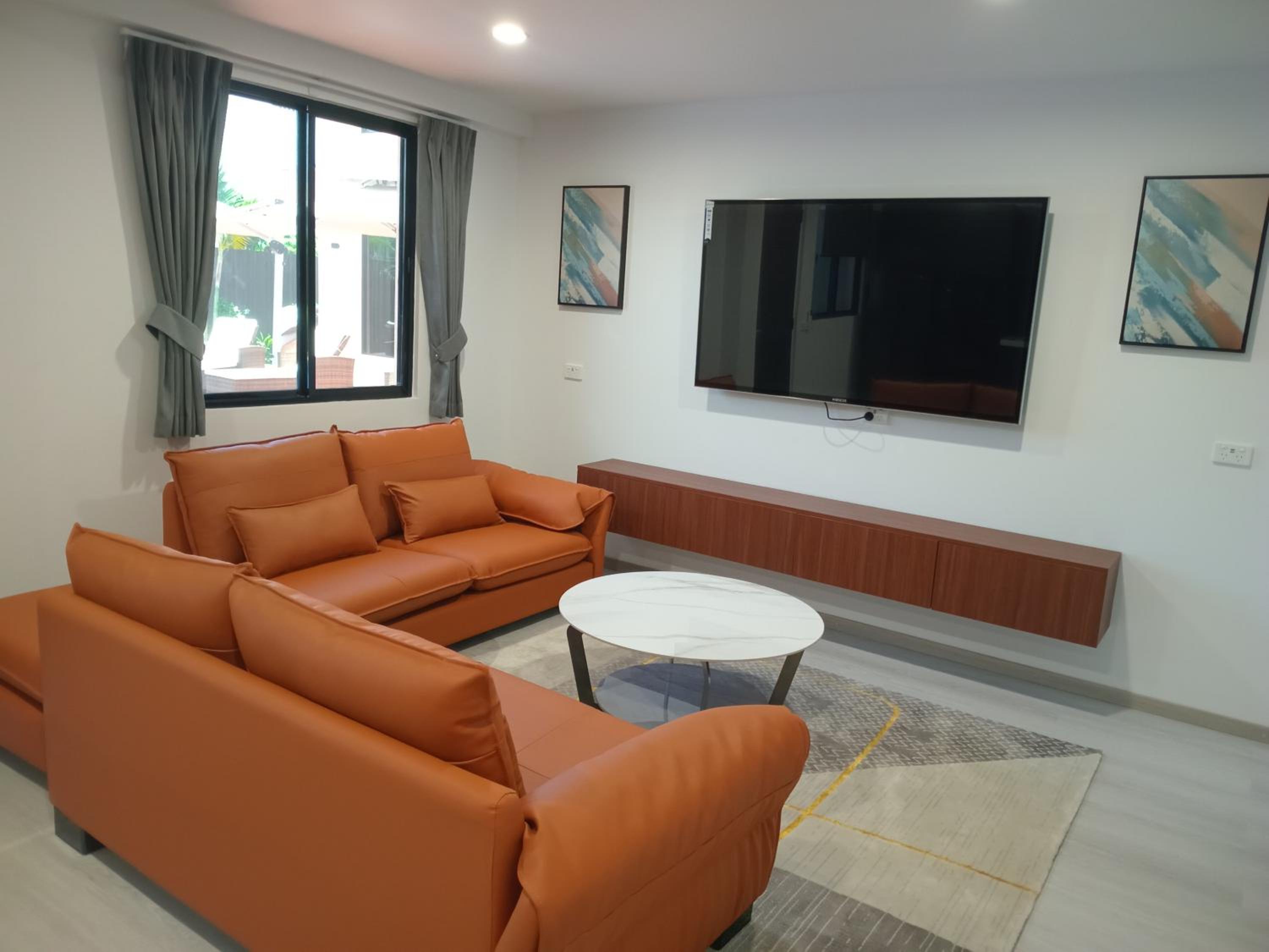 King Suite with Pool View