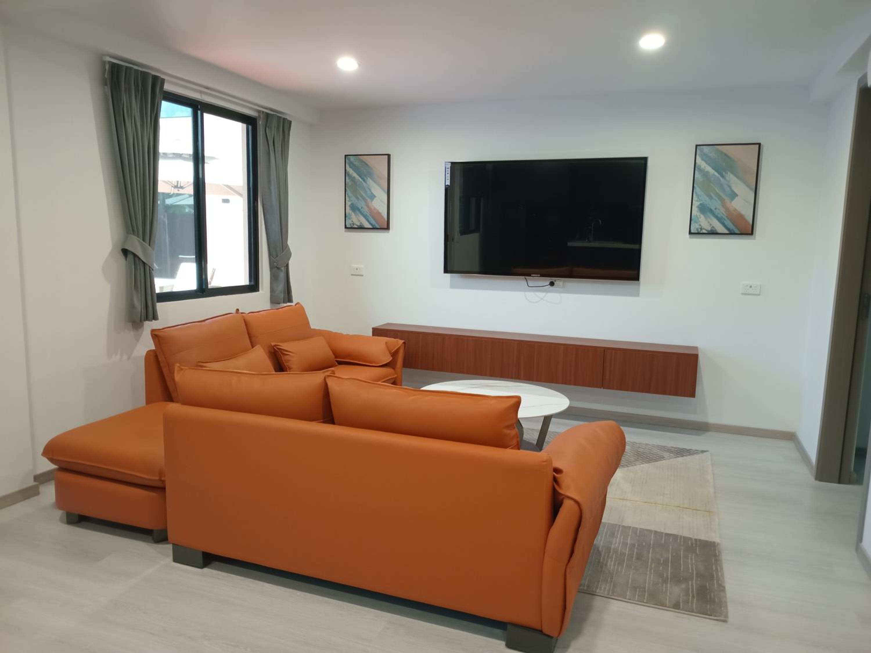 King Suite with Pool View photo 2