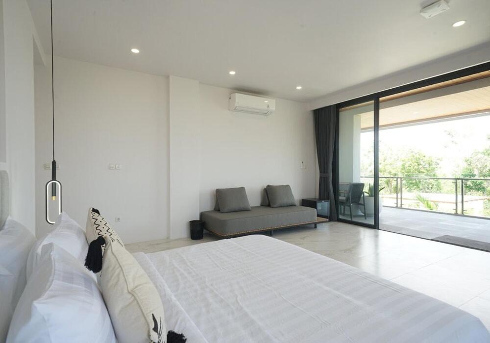 Villa photo 2