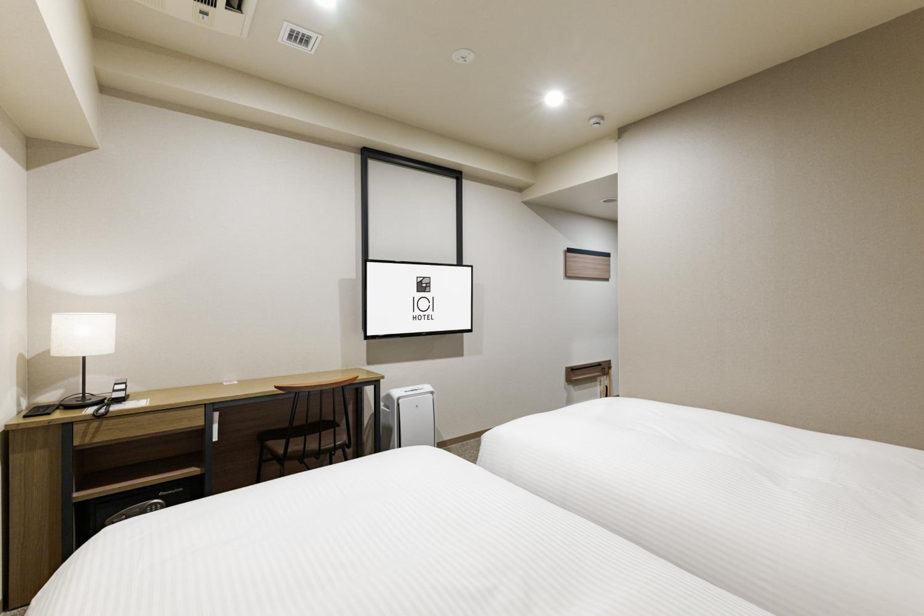 Standard Twin Room - Non-Smoking photo 3