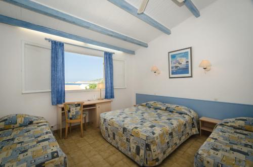 Quadruple Room with Garden View photo 2