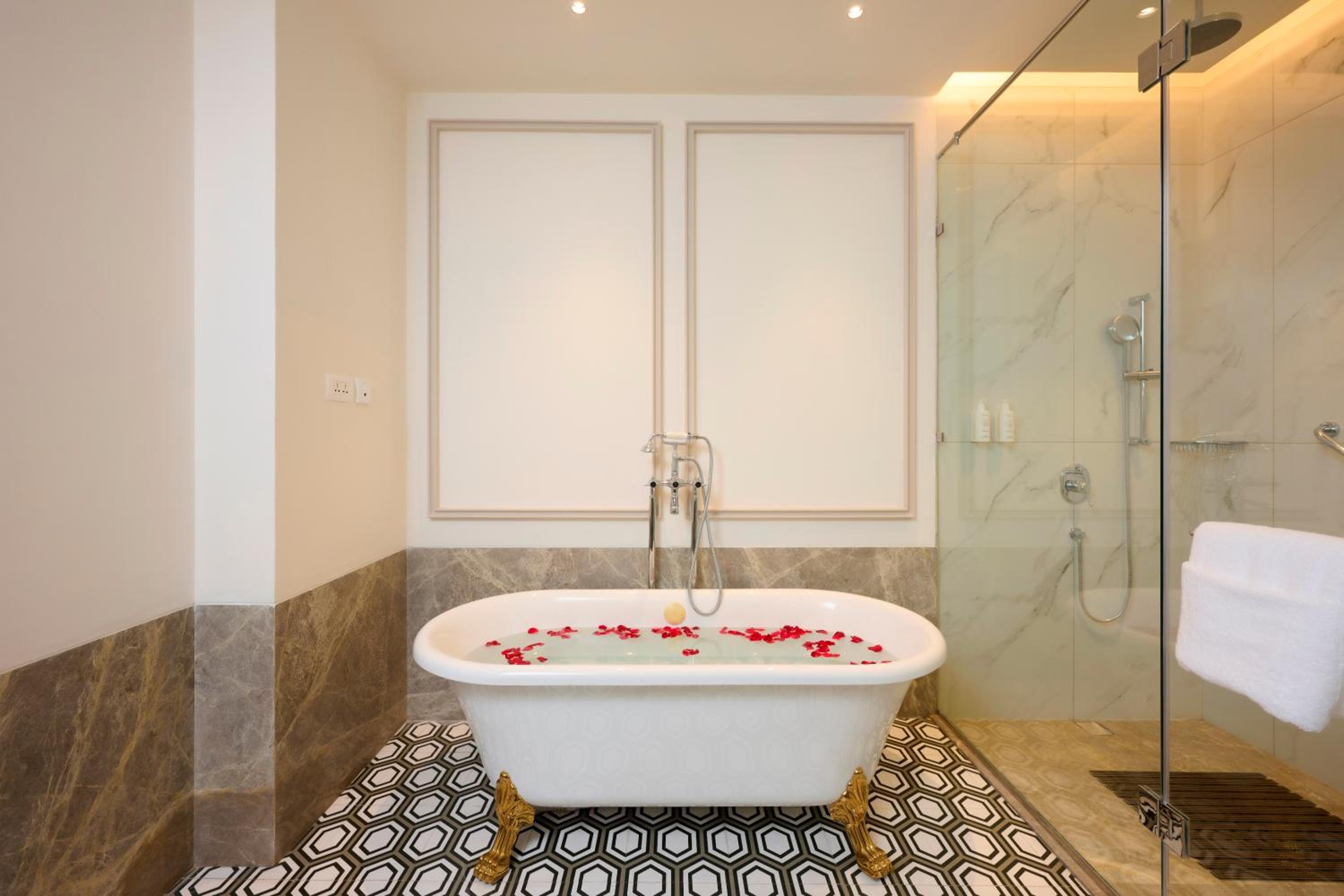 Junior Suite – 10% Off On Laundry Service Per Night Per Room