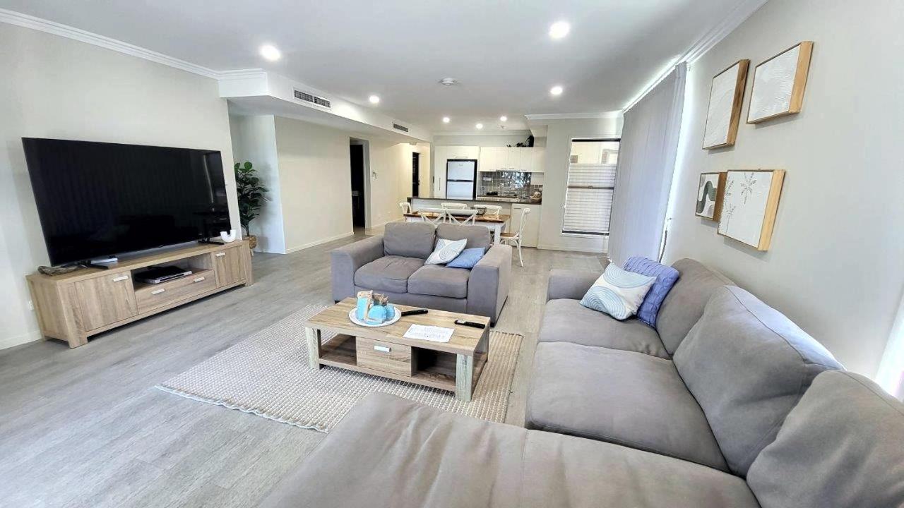 Two-Bedroom Apartment with Ocean View photo 2