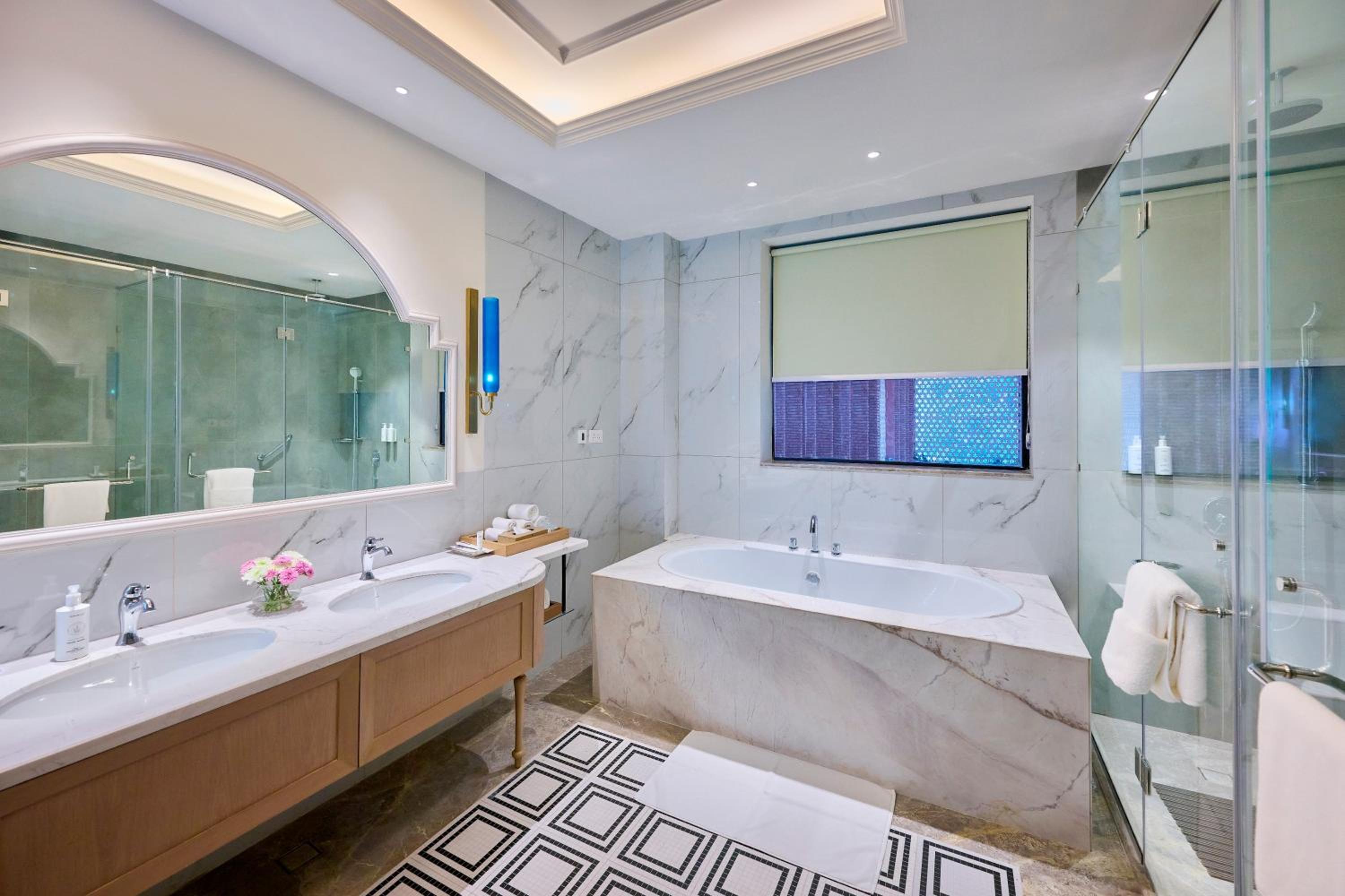 Royal Suite – 10% Off On Laundry Service Per Night Per Room