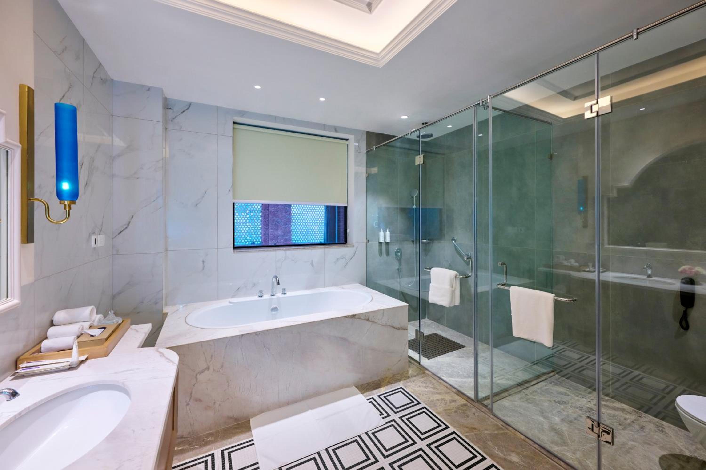 Royal Suite – 10% Off On Laundry Service Per Night Per Room