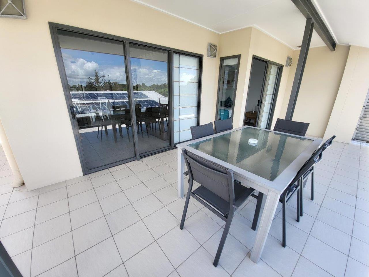 Apartment with Pool View photo 2