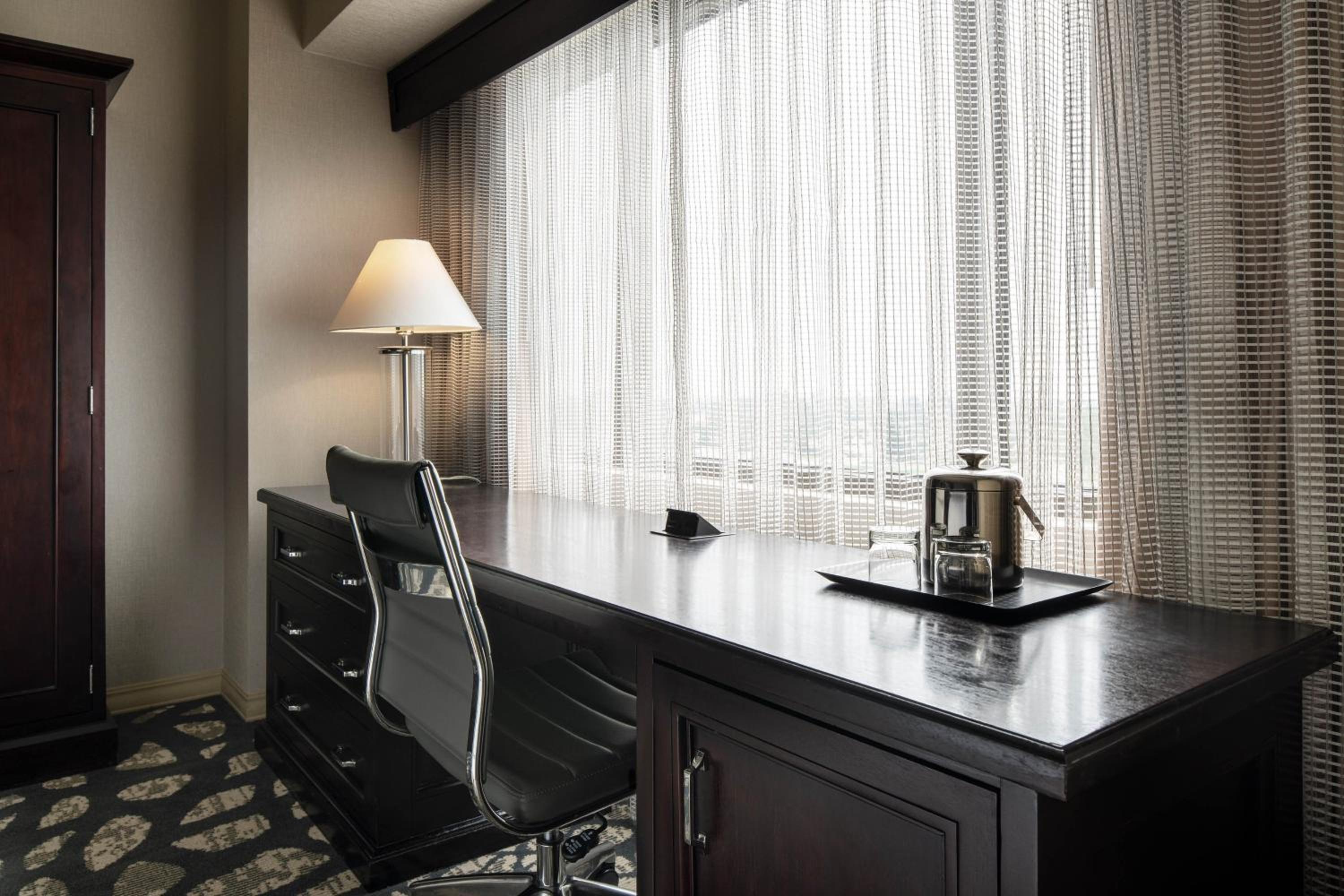 Guest room, 2 Queen, City view - Photo 2